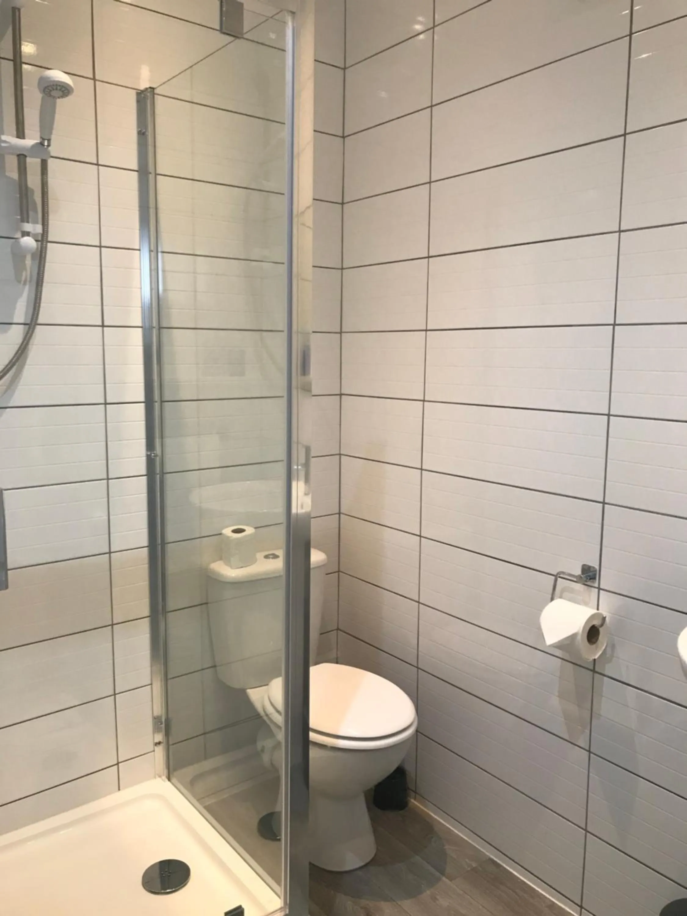 Bathroom in Brunton House Guest House