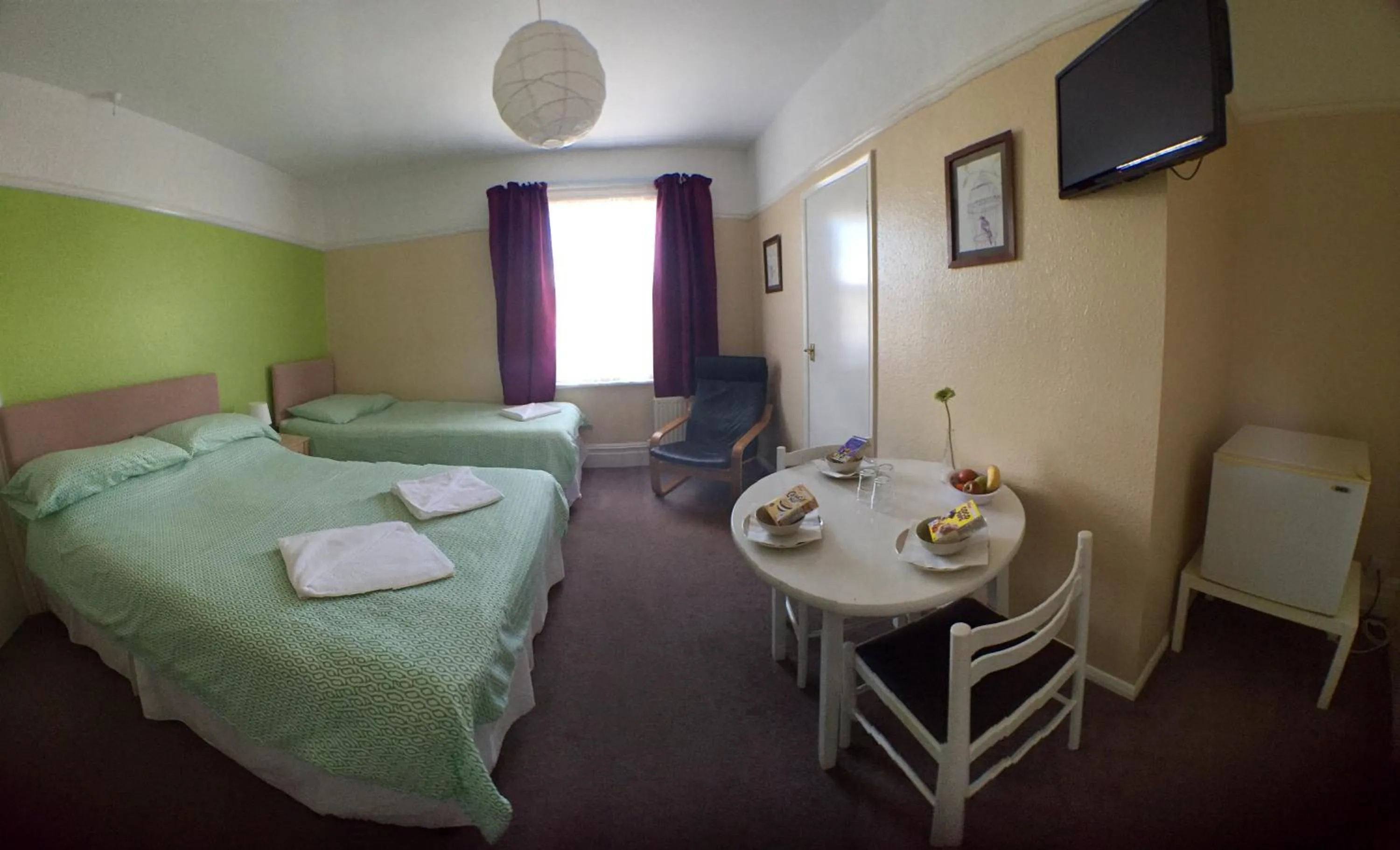 Photo of the whole room, Bed in Brunton House Guest House