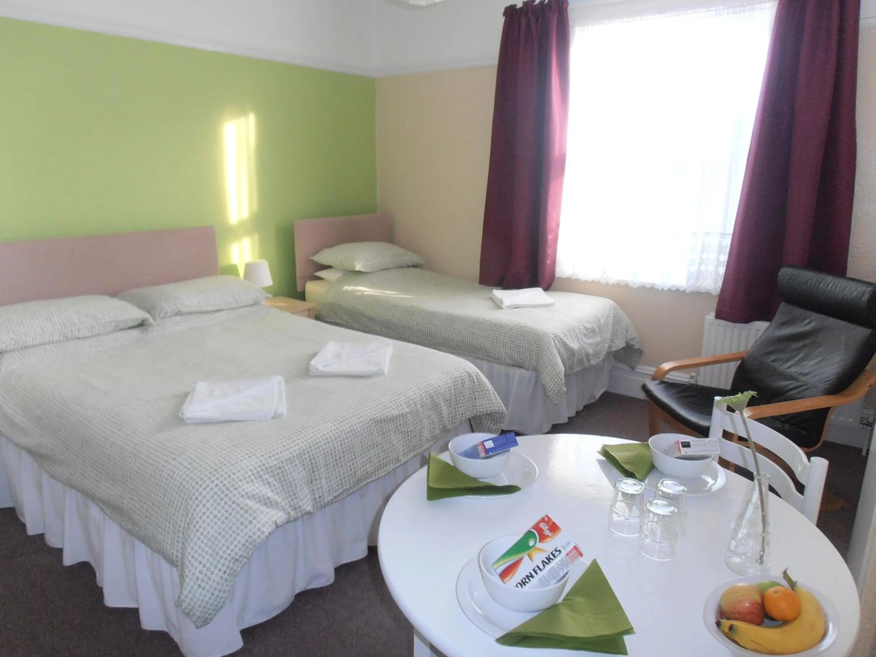 Photo of the whole room, Bed in Brunton House Guest House