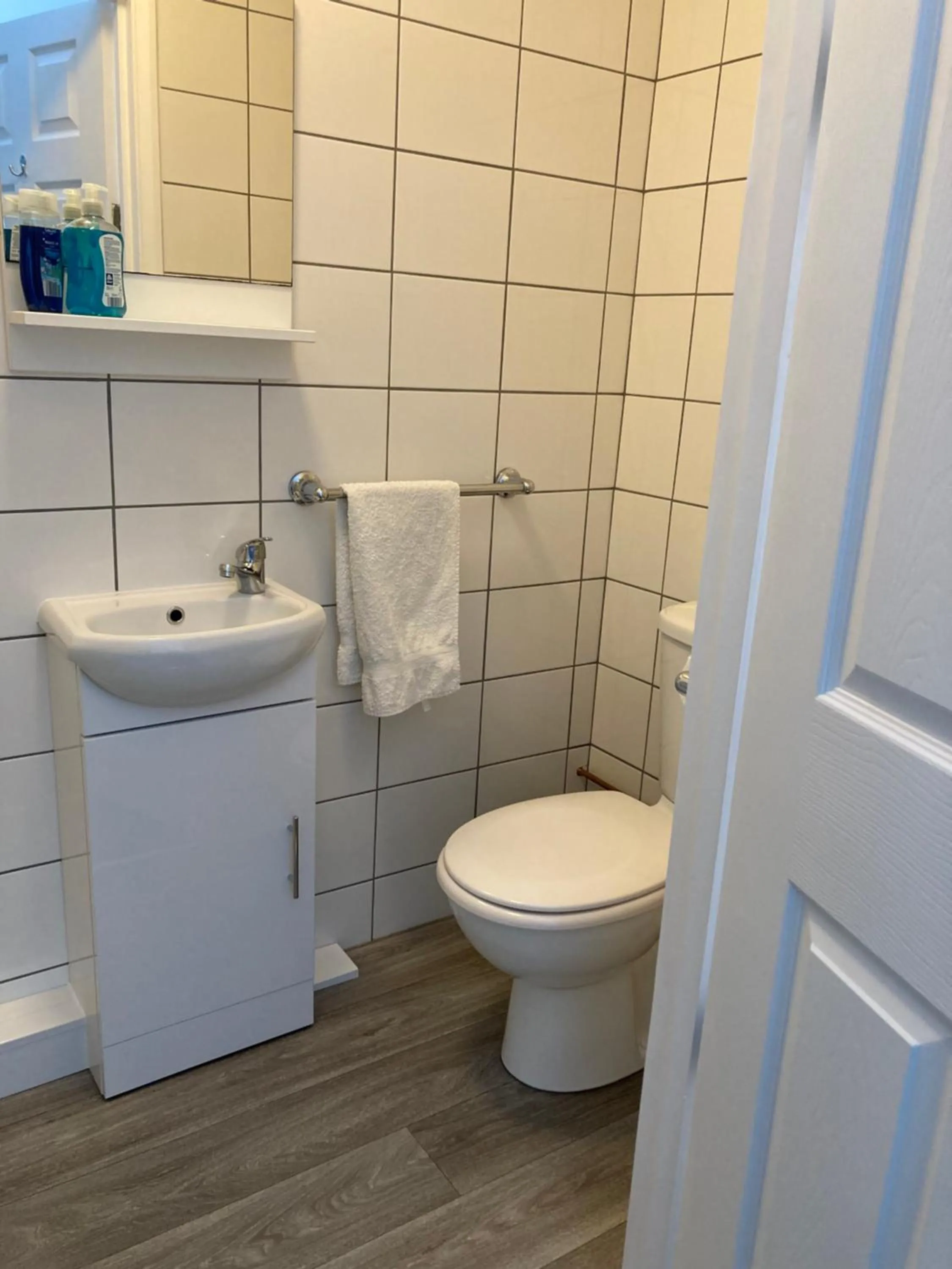 Bathroom in Brunton House Guest House