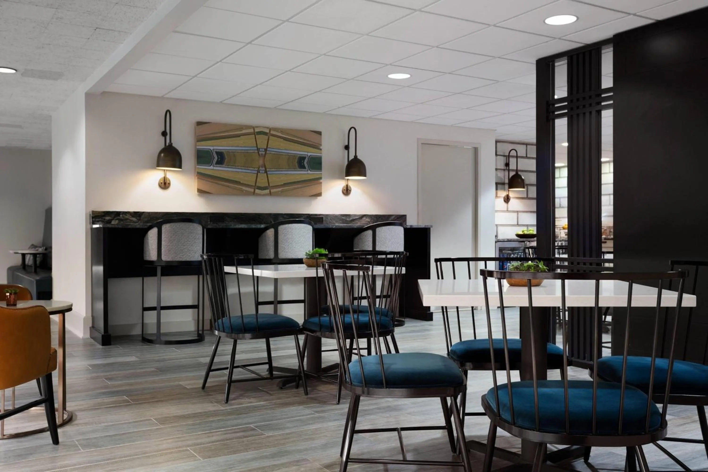 Lounge or bar in Des Moines Marriott Downtown