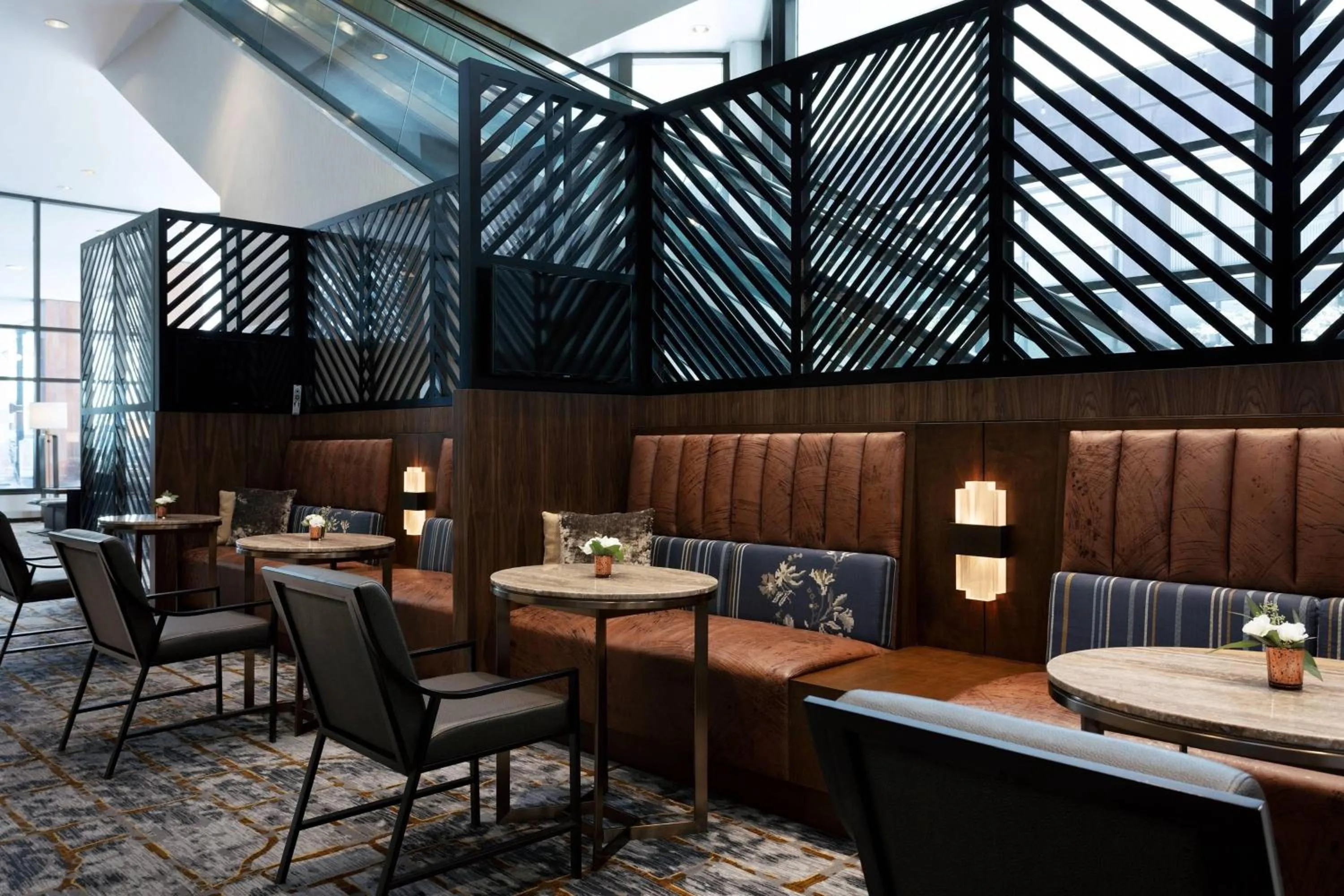 Restaurant/places to eat in Des Moines Marriott Downtown