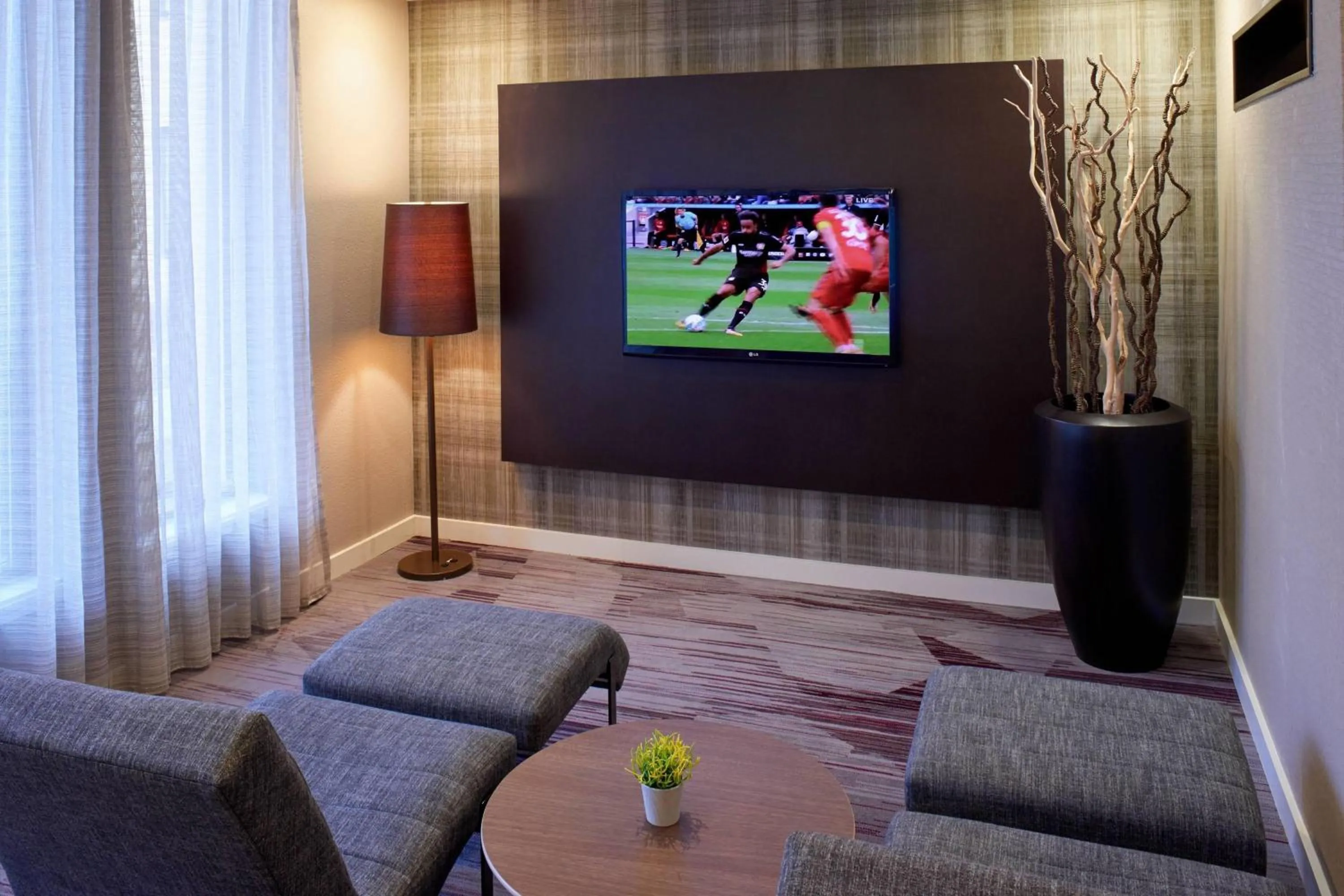 Lobby or reception in Courtyard Detroit Metro Airport Romulus