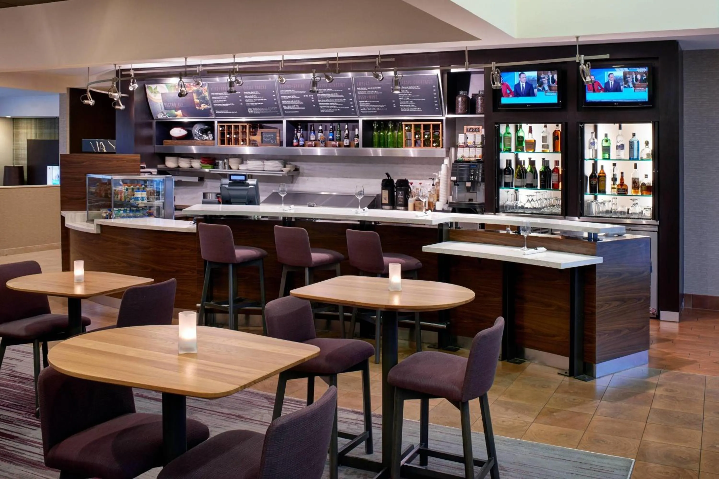 Lounge or bar in Courtyard Detroit Metro Airport Romulus