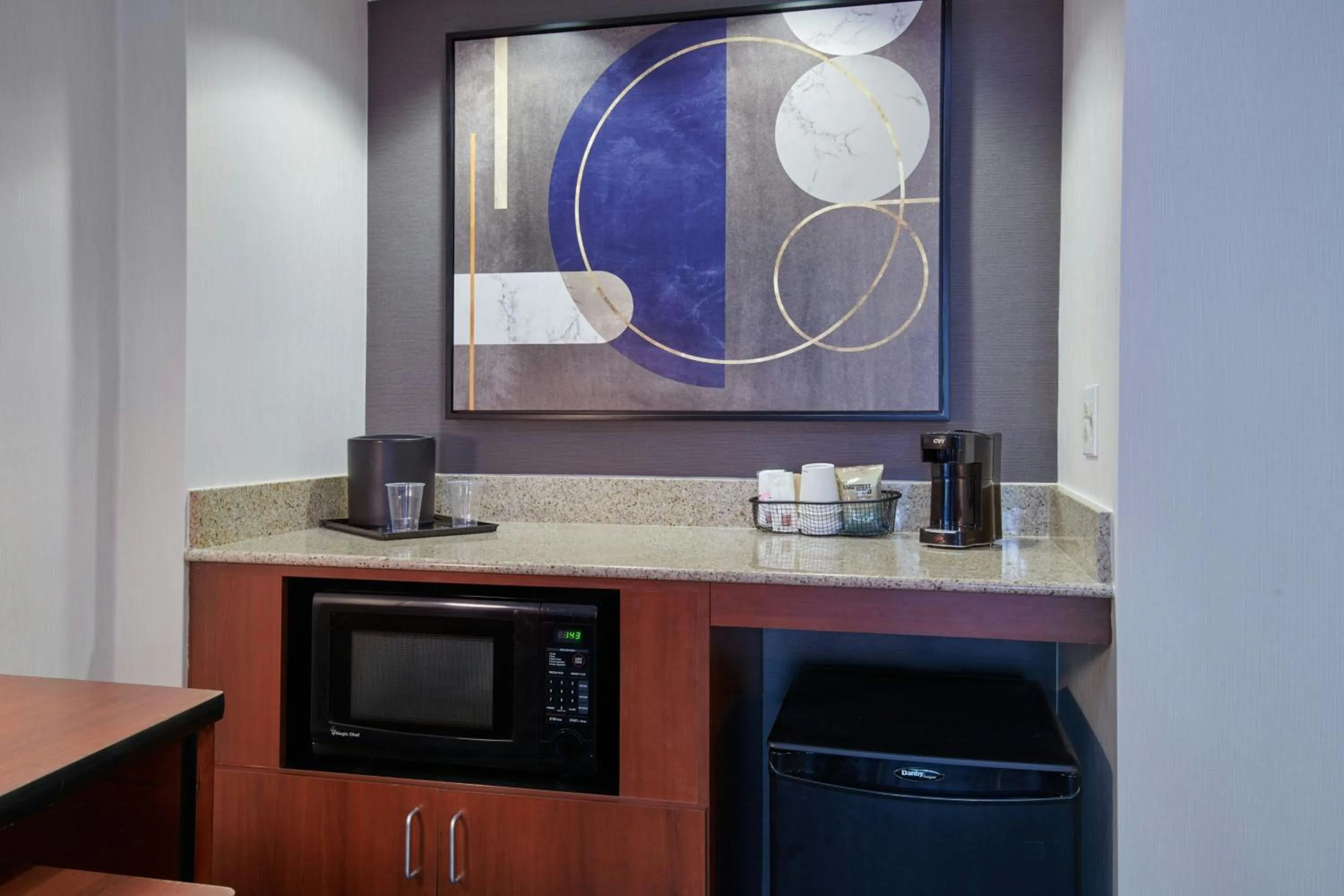 Lounge or bar in Courtyard Detroit Metro Airport Romulus