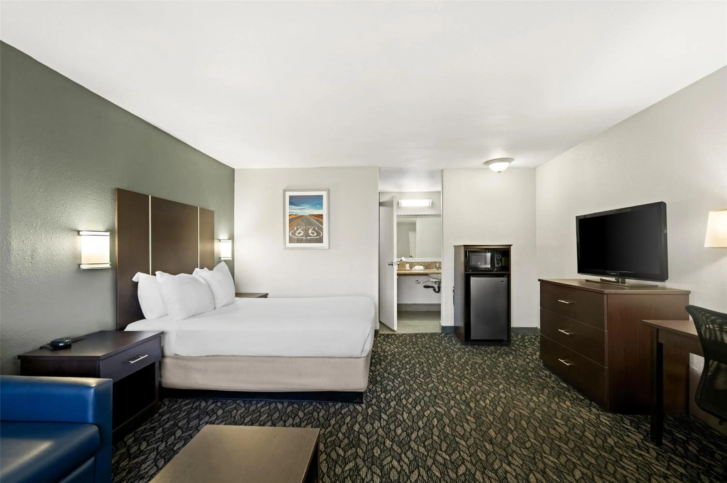 Bedroom, Bed in Best Western Desert Villa Inn