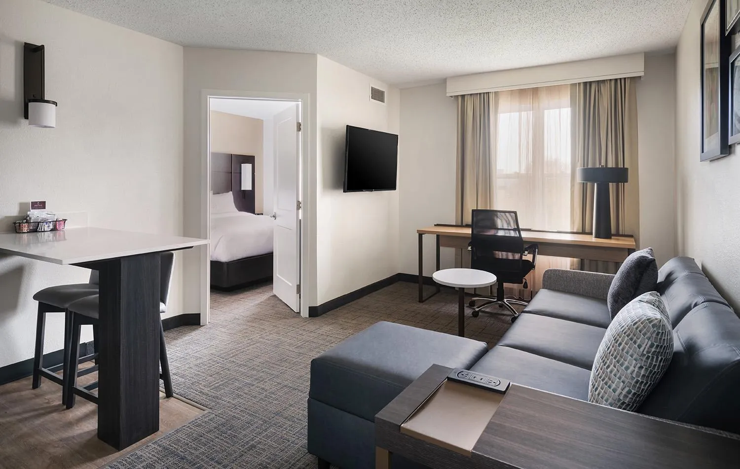 Photo of the whole room, Bed in Sonesta ES Suites Parsippany Morris Plains