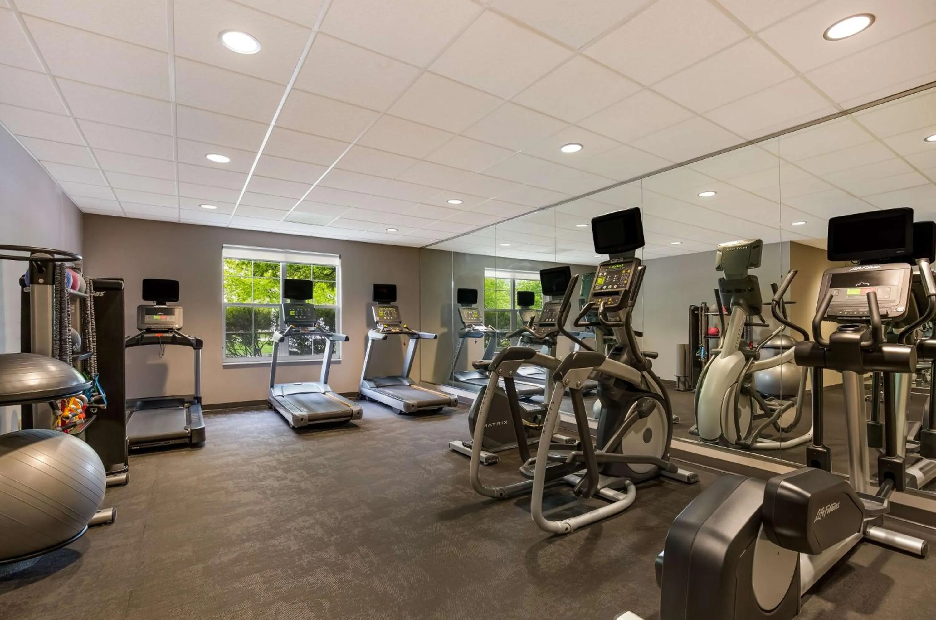 Fitness centre/facilities in Sonesta ES Suites Parsippany Morris Plains