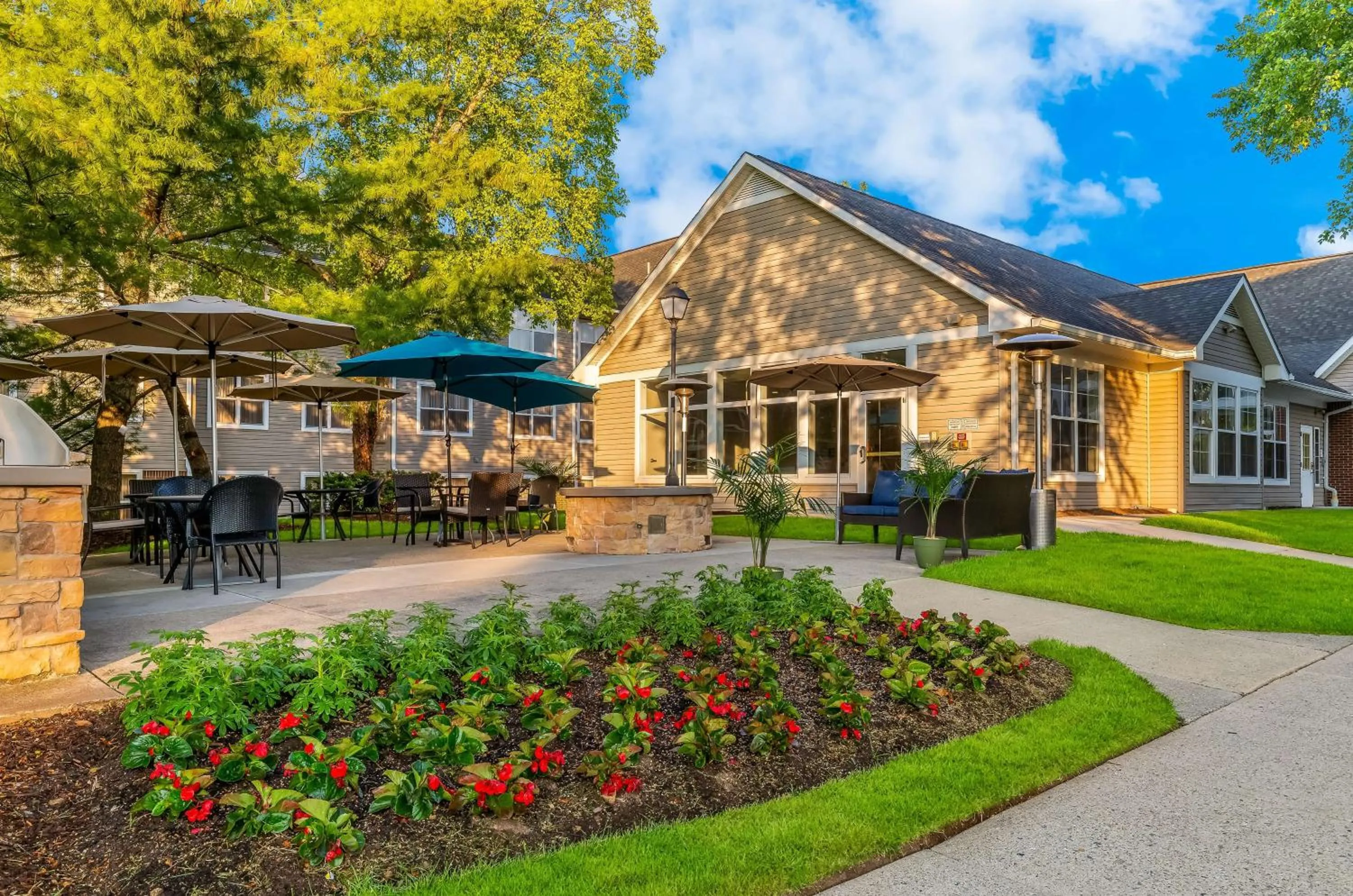 Property building in Sonesta ES Suites Parsippany Morris Plains