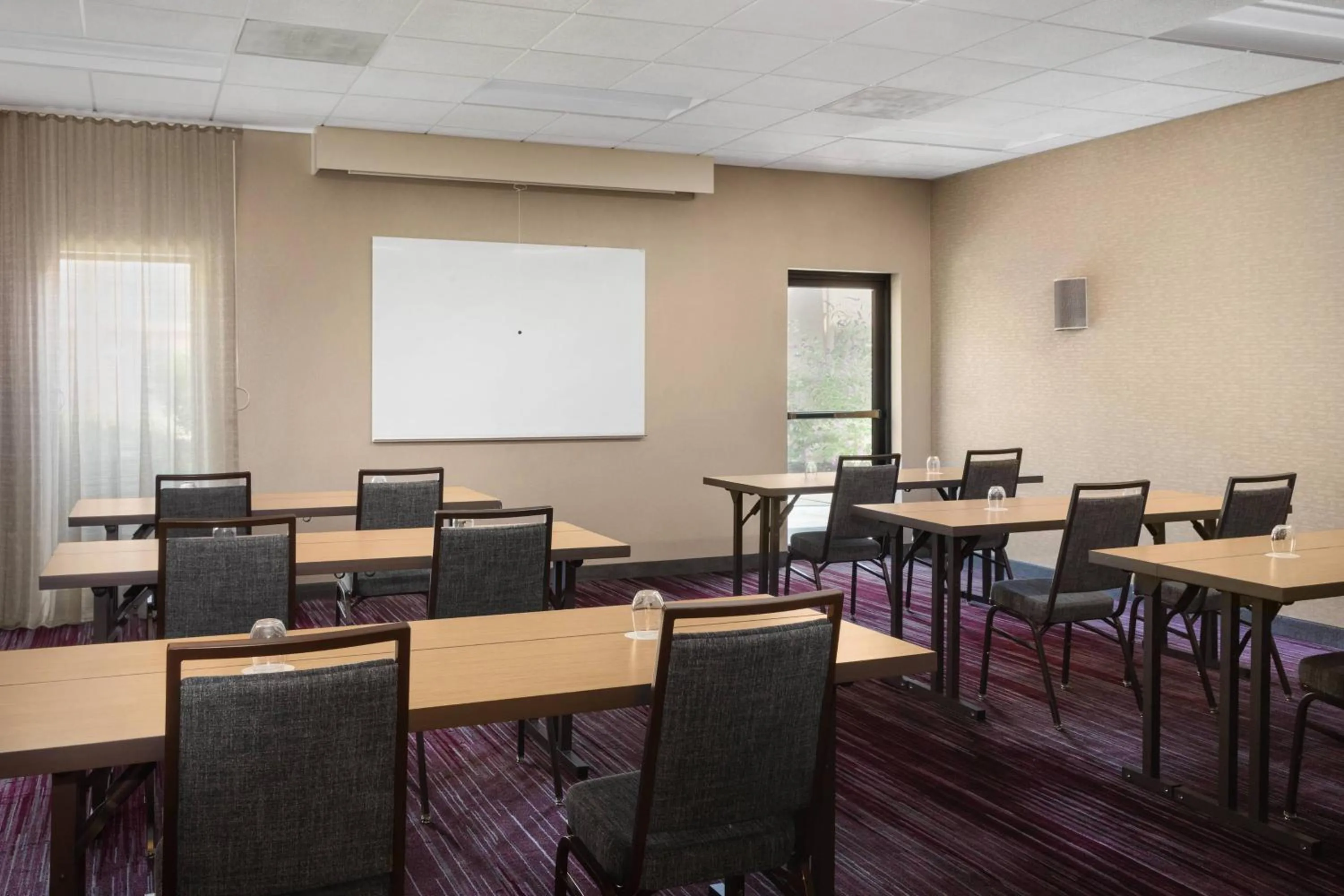 Meeting/conference room in Courtyard by Marriott Fishkill