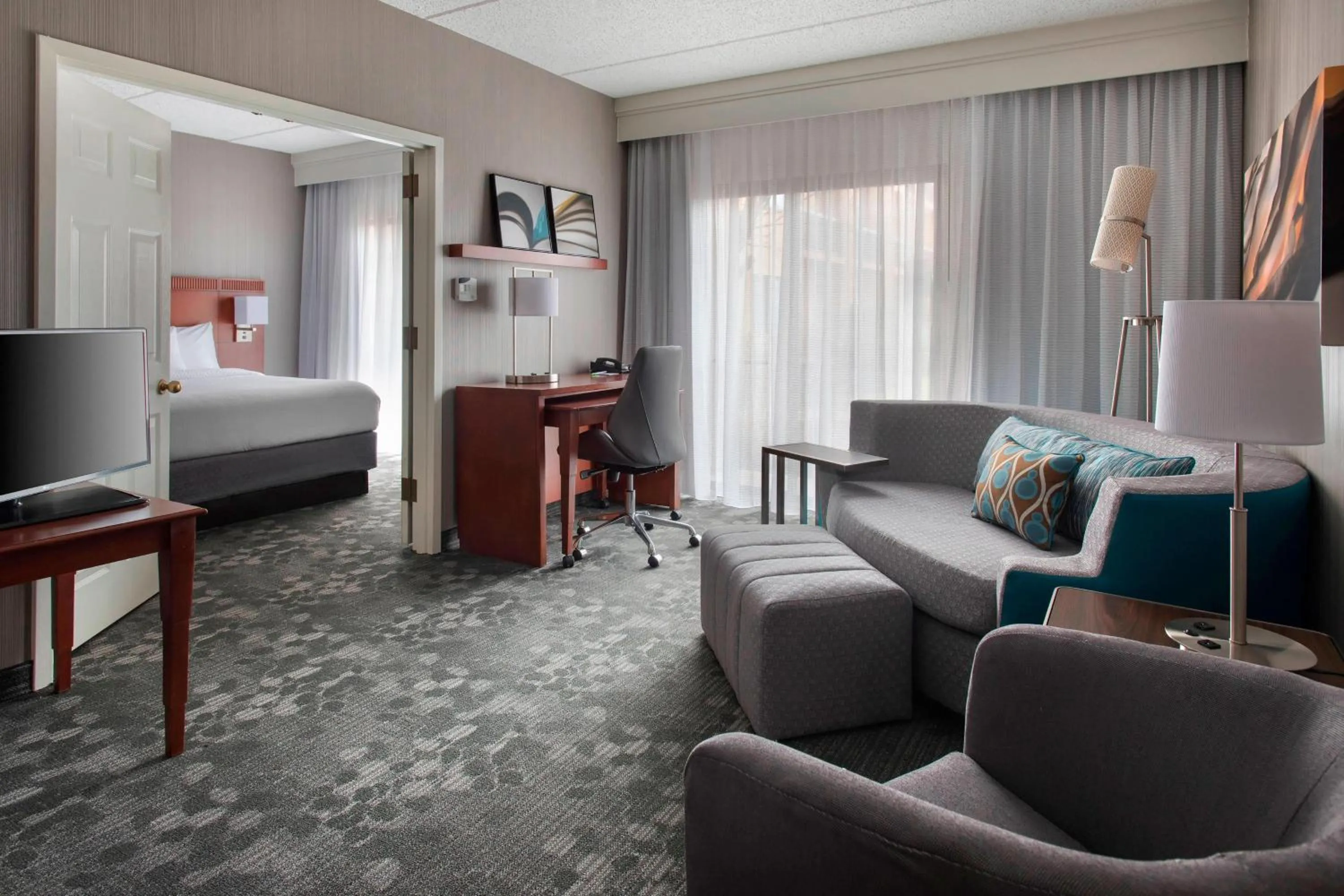 Photo of the whole room, Bed in Courtyard by Marriott Fishkill