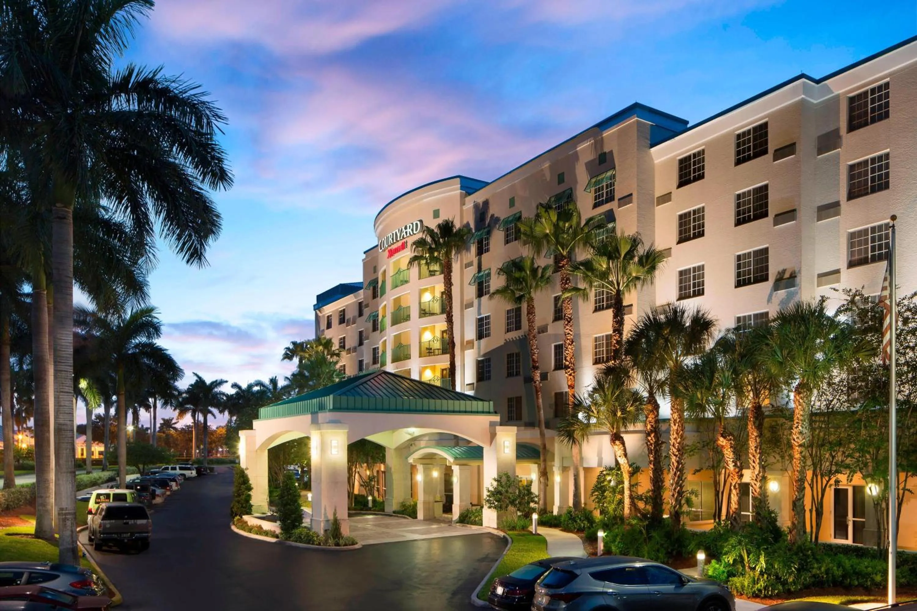 Property building in Courtyard by Marriott Fort Lauderdale Airport & Cruise Port