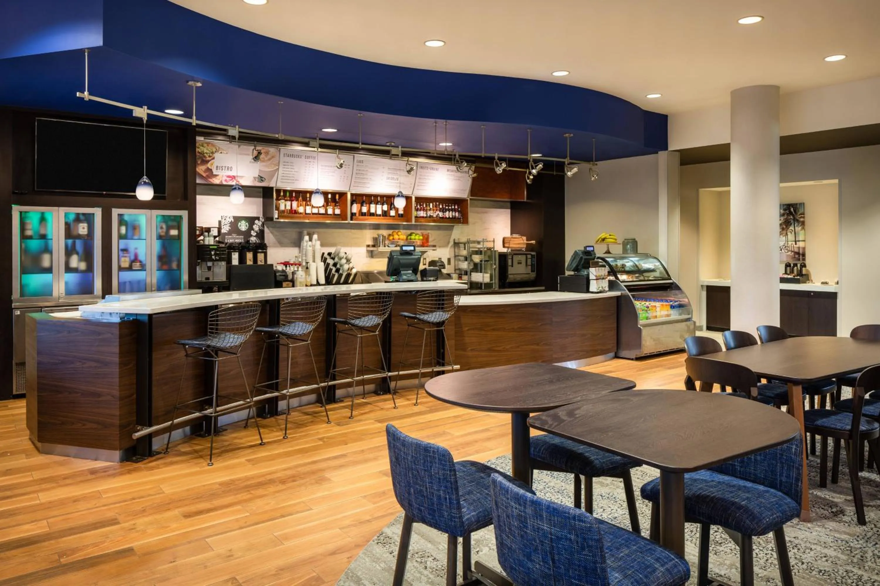 Restaurant/places to eat in Courtyard by Marriott Fort Lauderdale Airport & Cruise Port