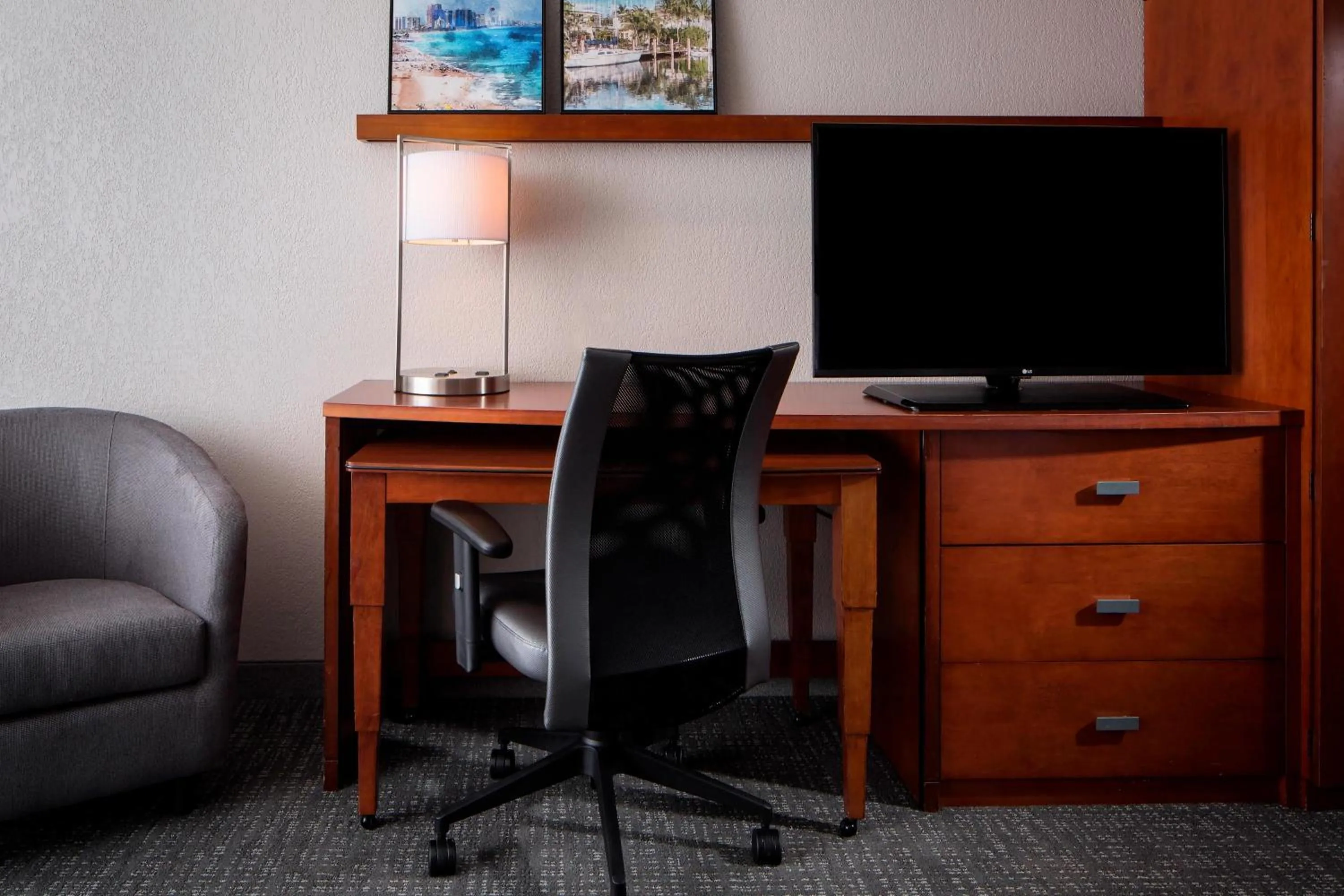 Photo of the whole room in Courtyard by Marriott Fort Lauderdale Airport & Cruise Port