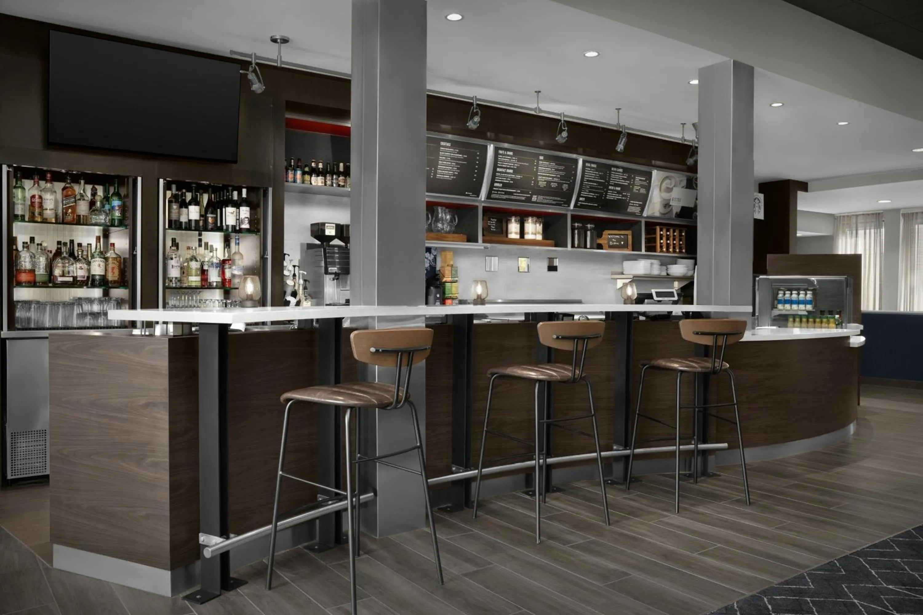 Lounge or bar in Courtyard Spokane Downtown at the Convention Center