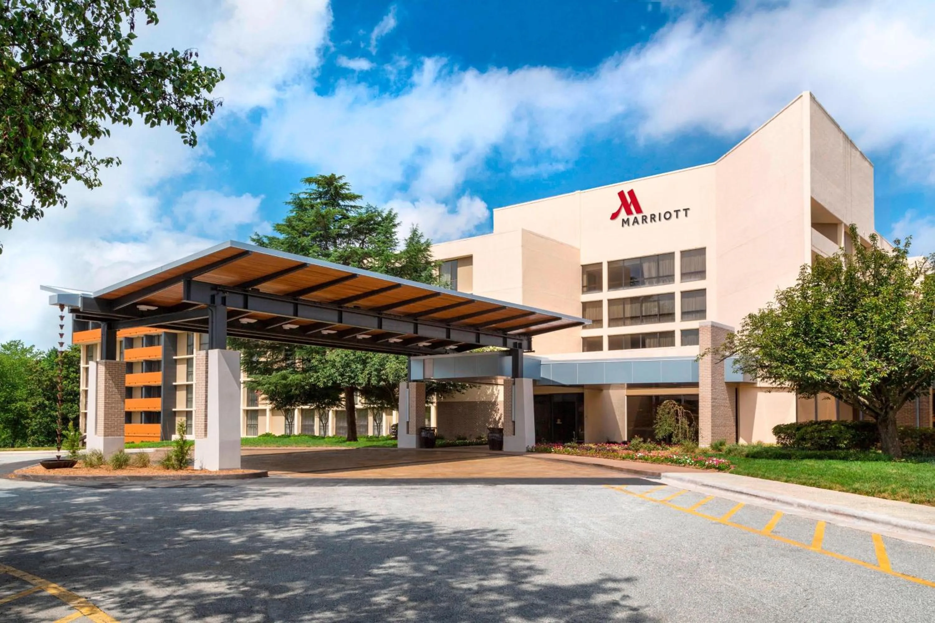 Property building in Greensboro-High Point Marriott Airport