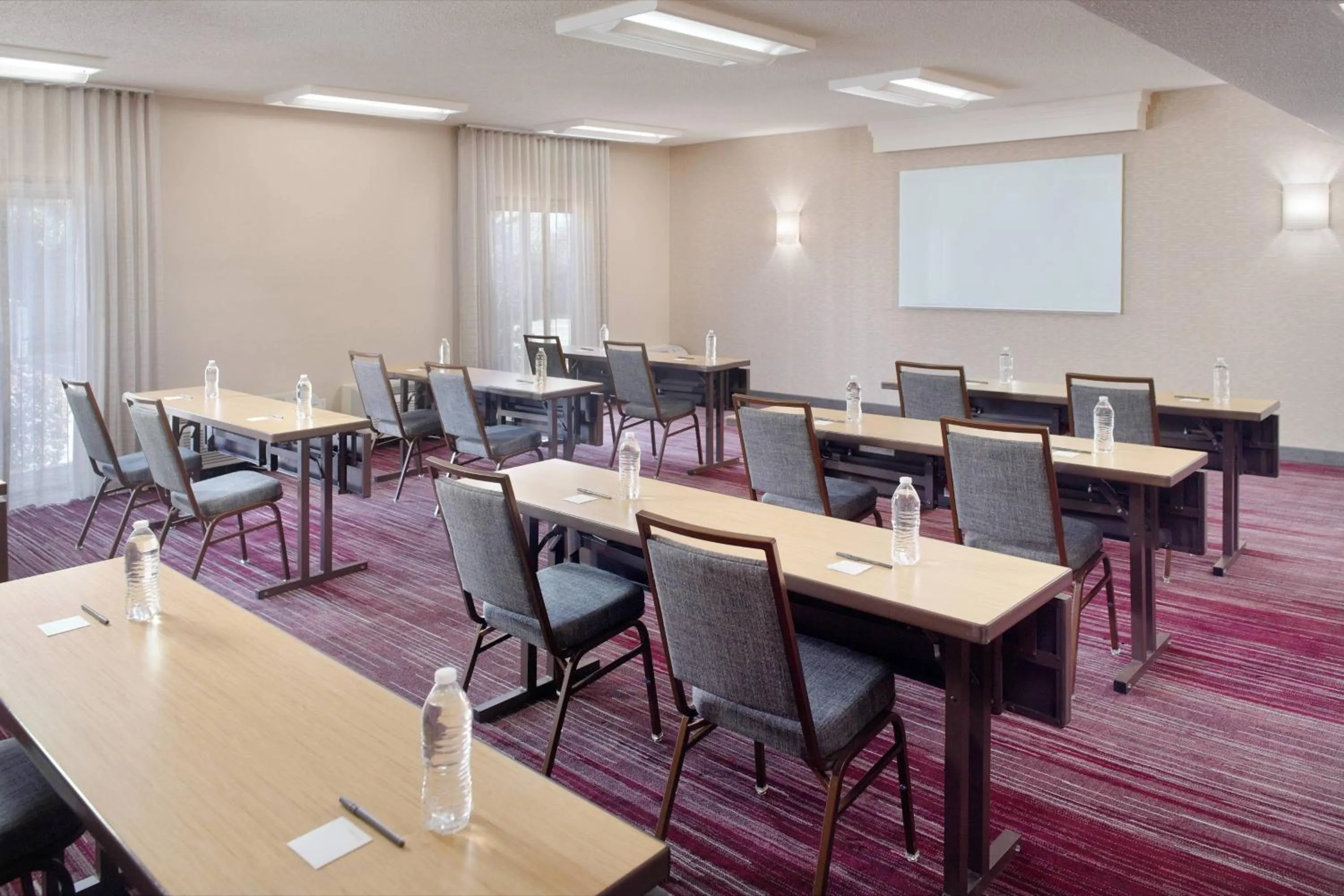 Meeting/conference room in Courtyard Greenville Haywood Mall