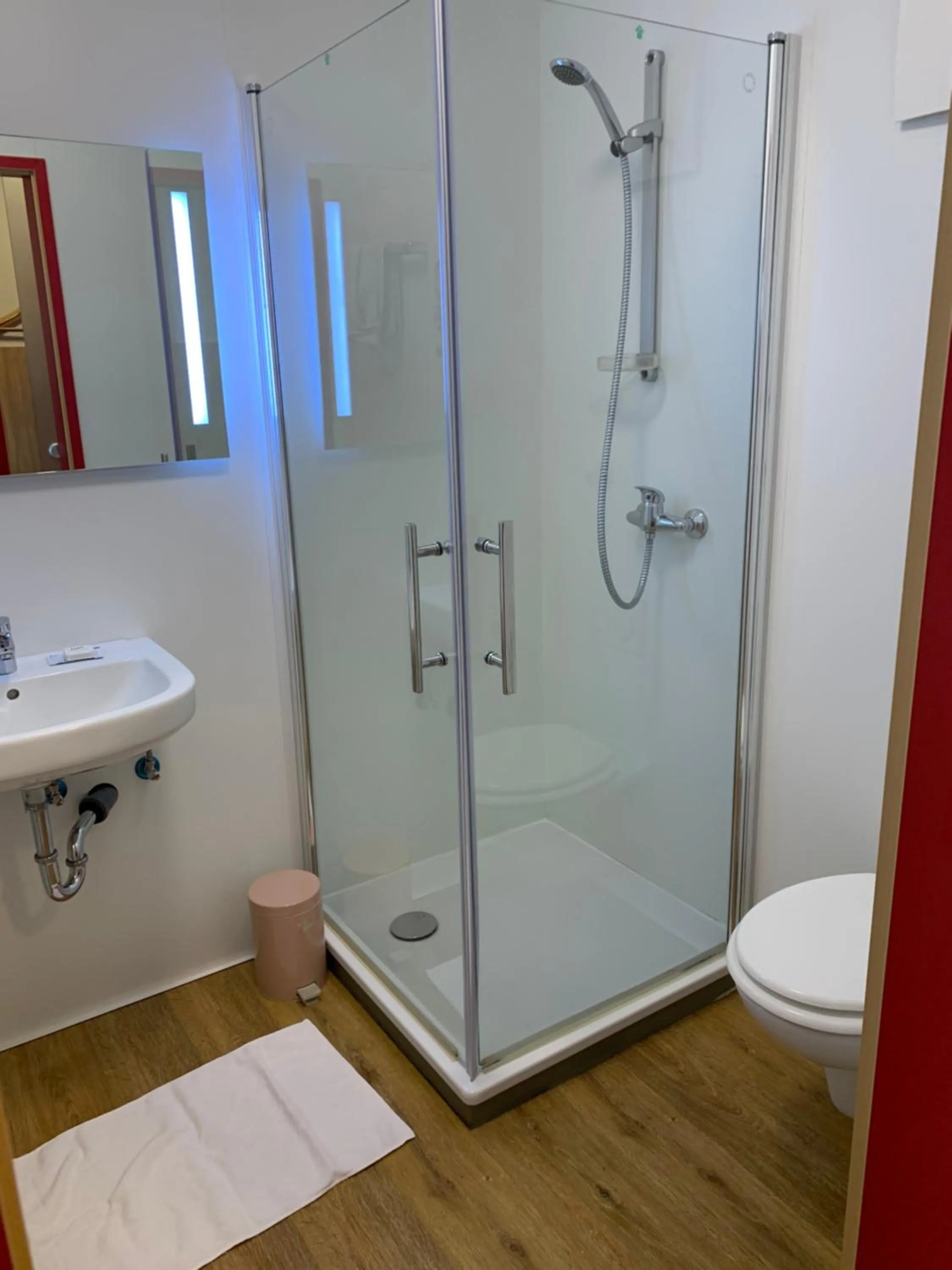 Bathroom in Hotel Schweizerhof