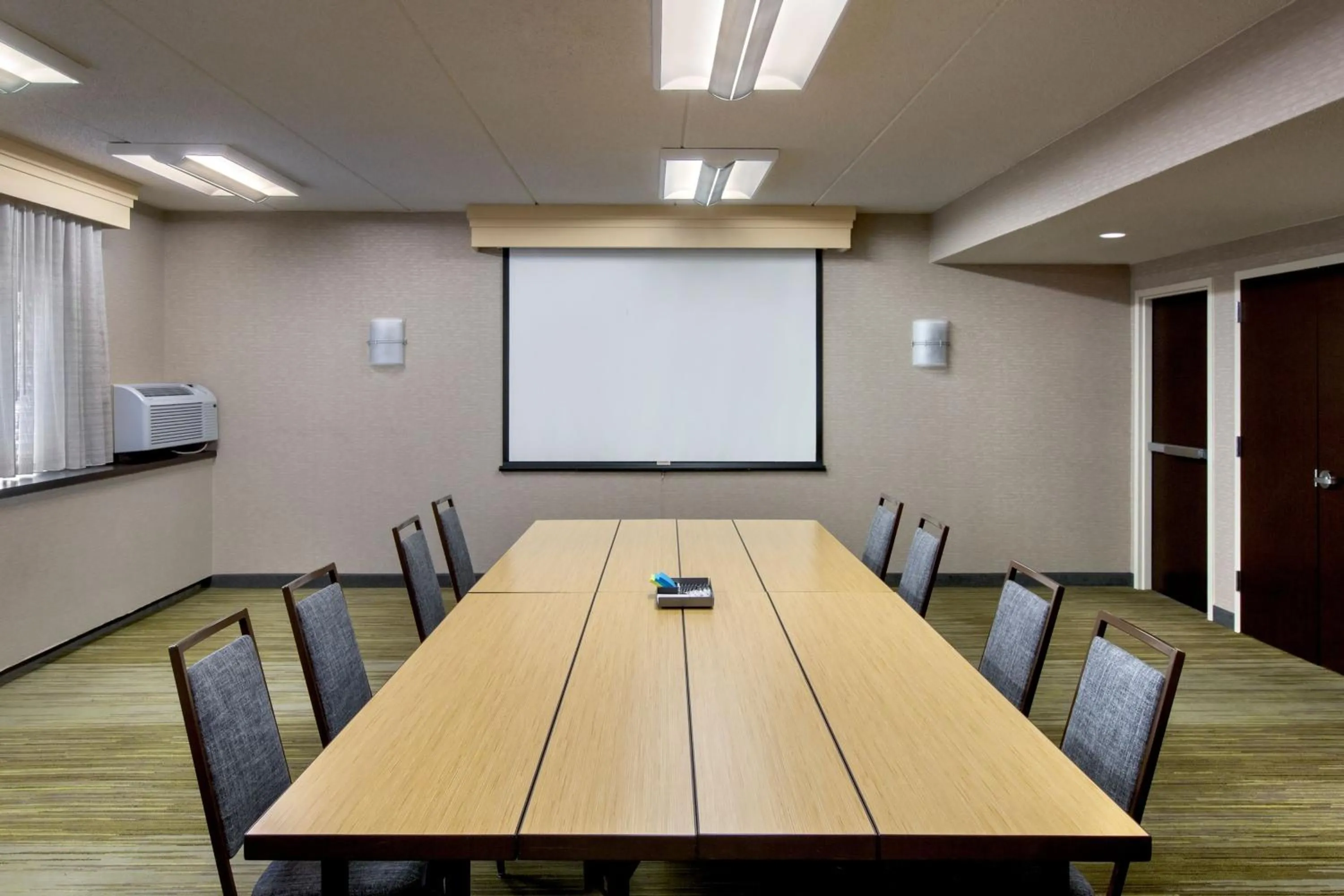 Meeting/conference room in Courtyard by Marriott Tarrytown Westchester County