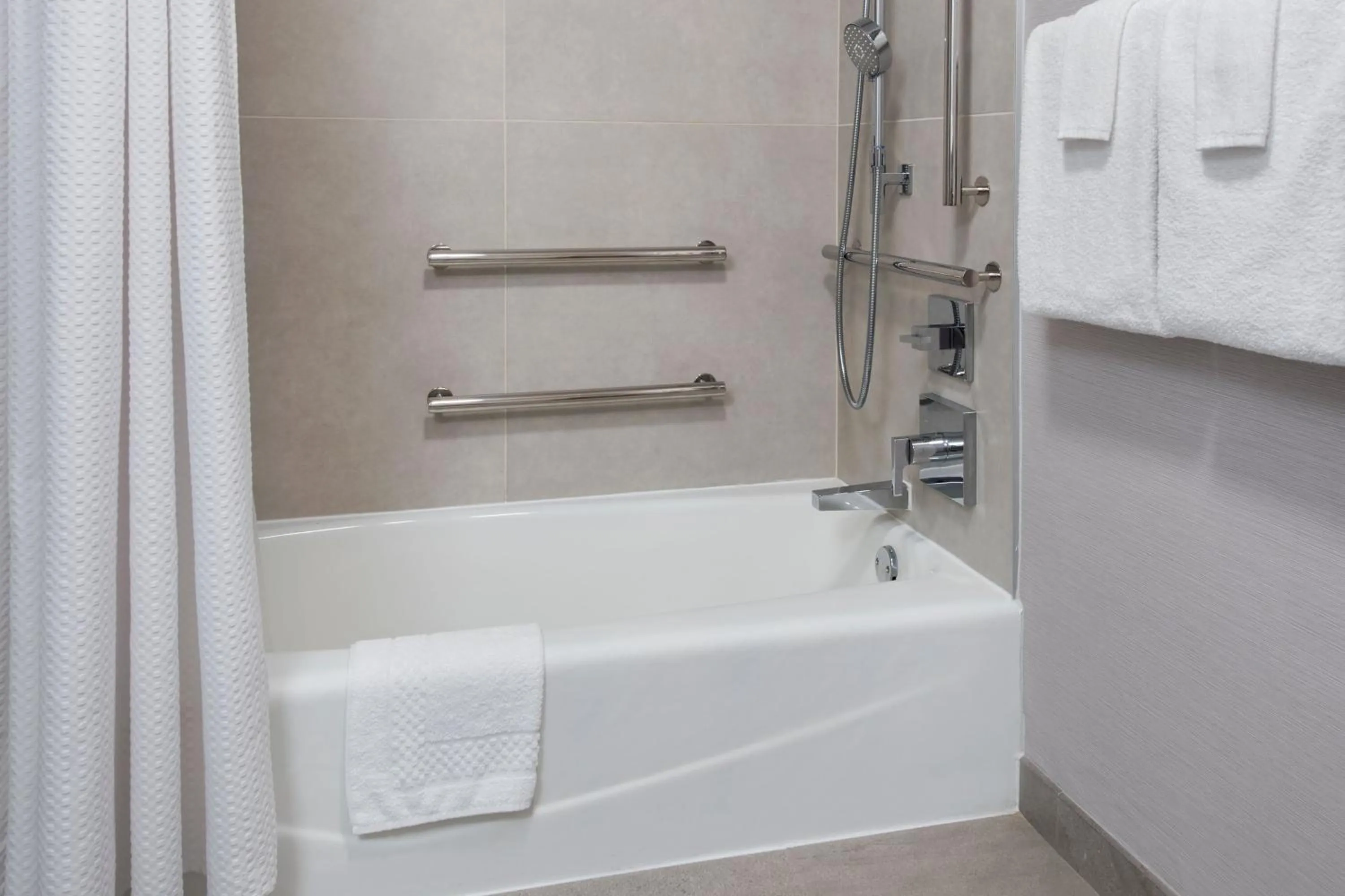 Bathroom in Courtyard by Marriott Tarrytown Westchester County