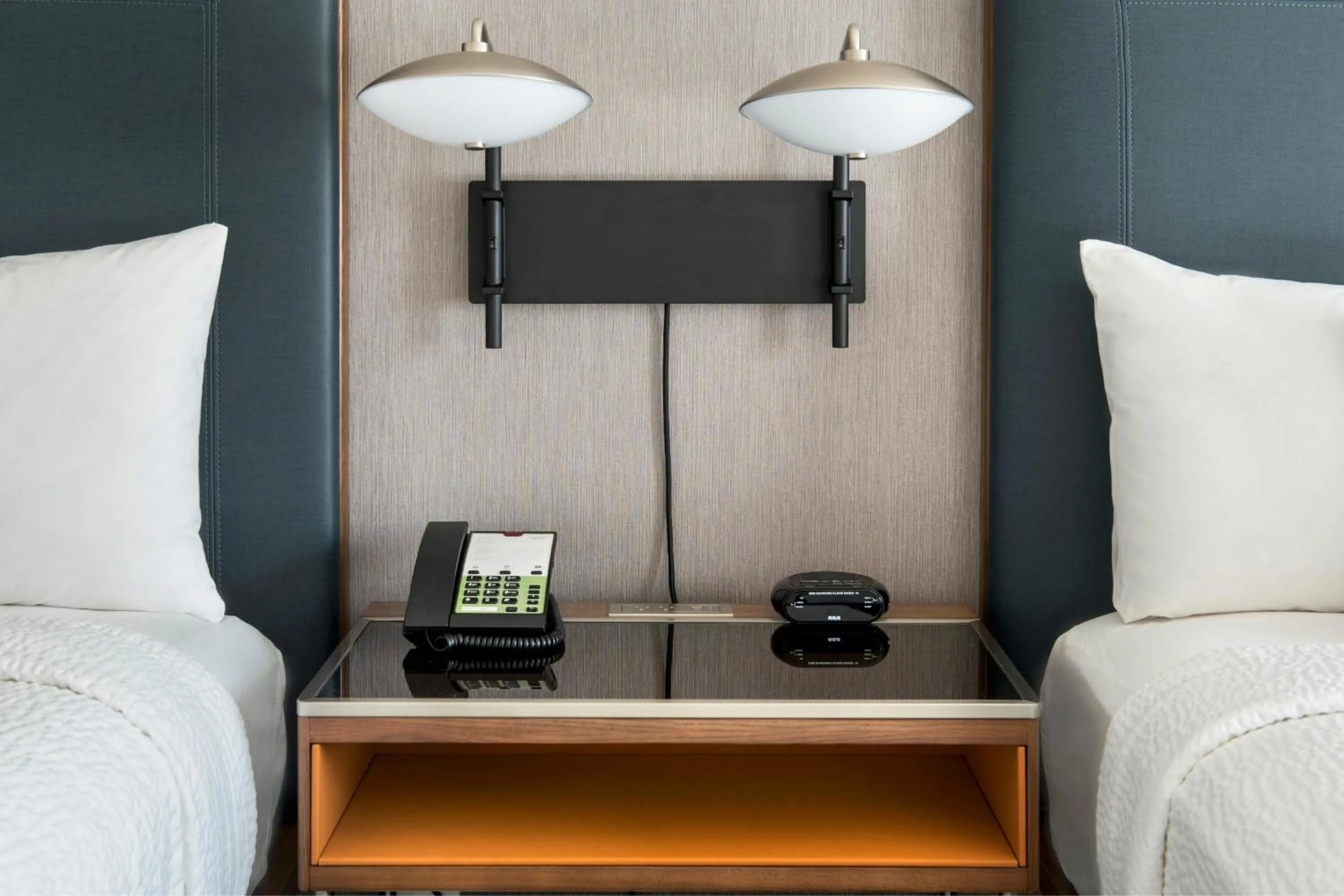 Photo of the whole room, Bed in Courtyard by Marriott Rye