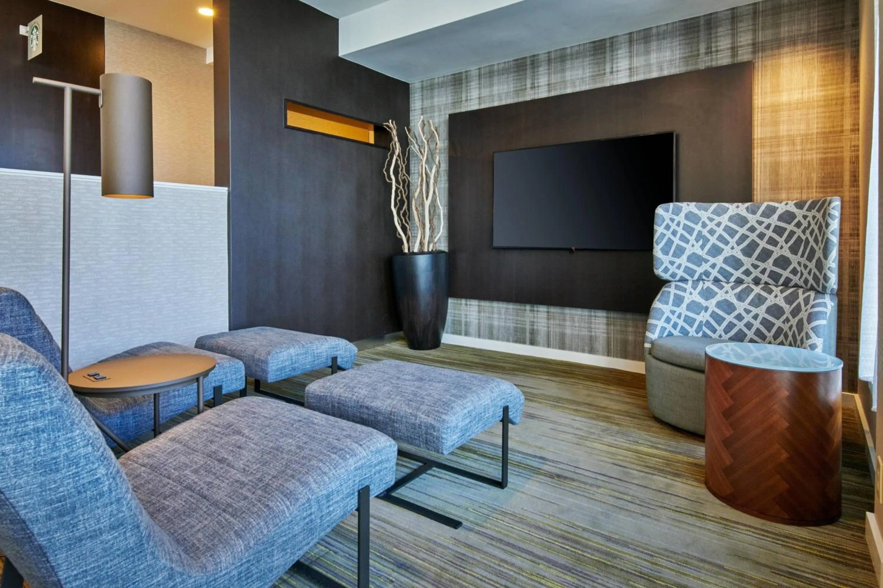 Lobby or reception in Courtyard by Marriott Indianapolis Castleton
