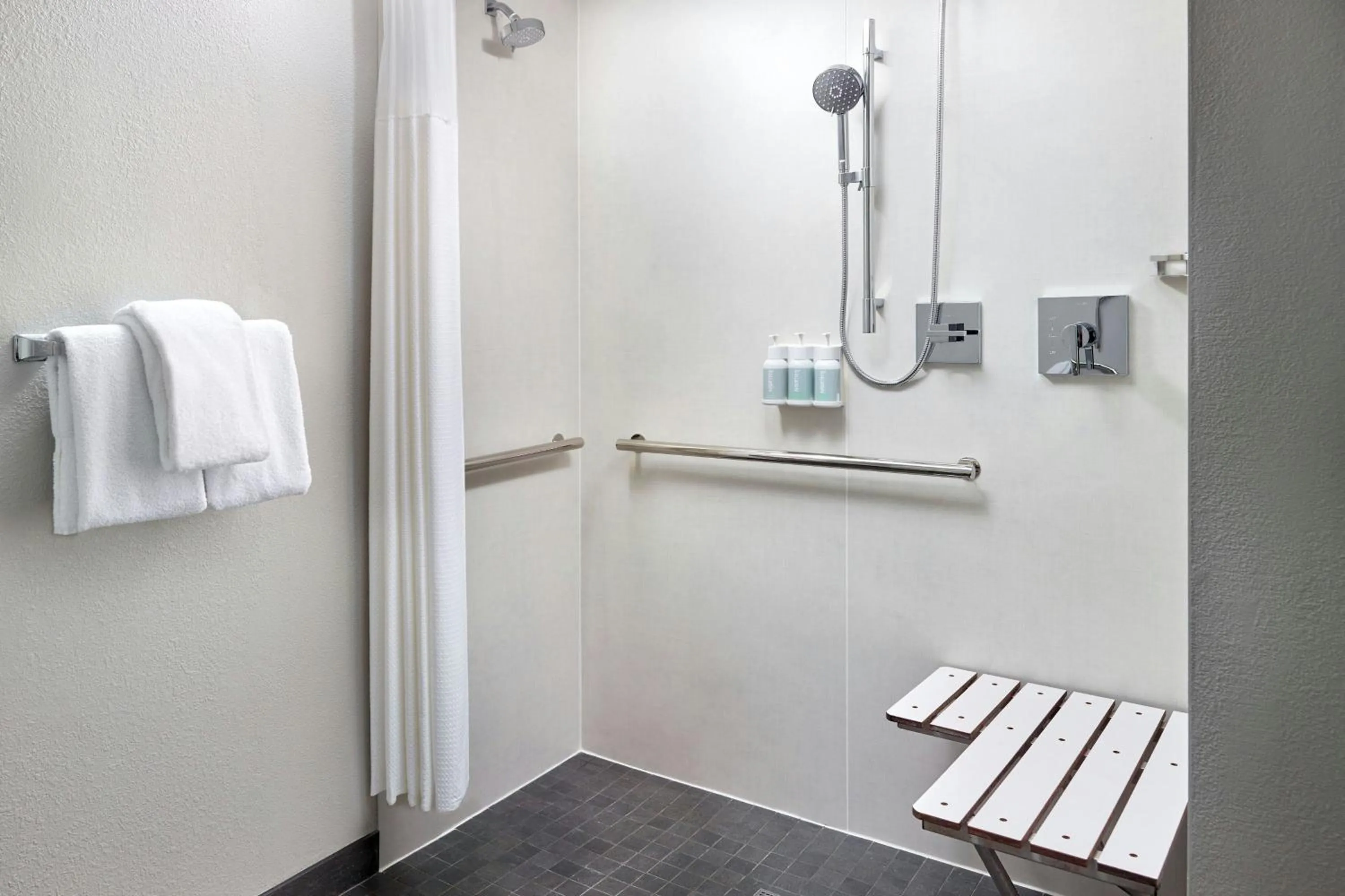 Bathroom in Courtyard by Marriott Indianapolis Castleton