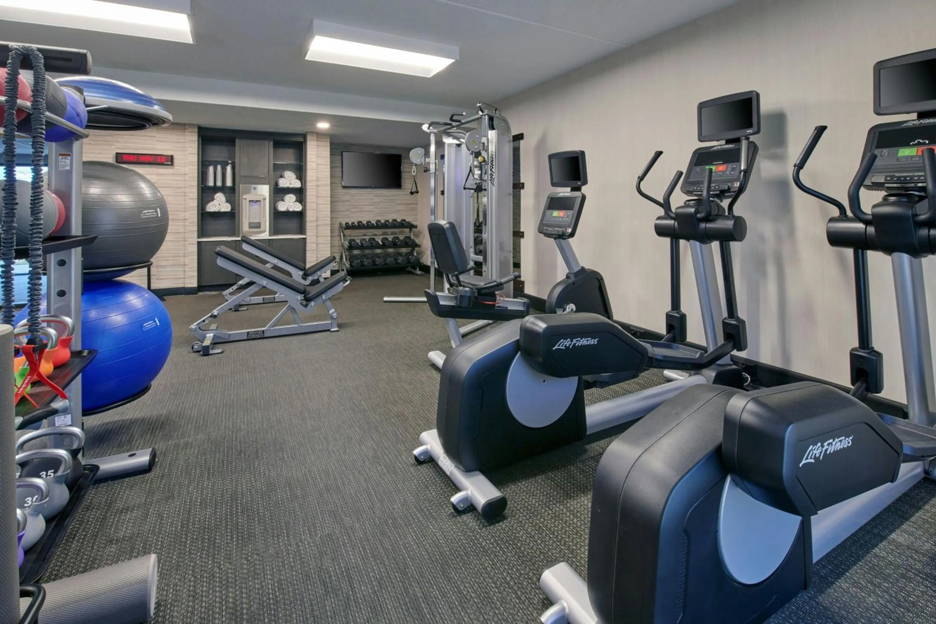 Fitness centre/facilities in Courtyard by Marriott Indianapolis Castleton
