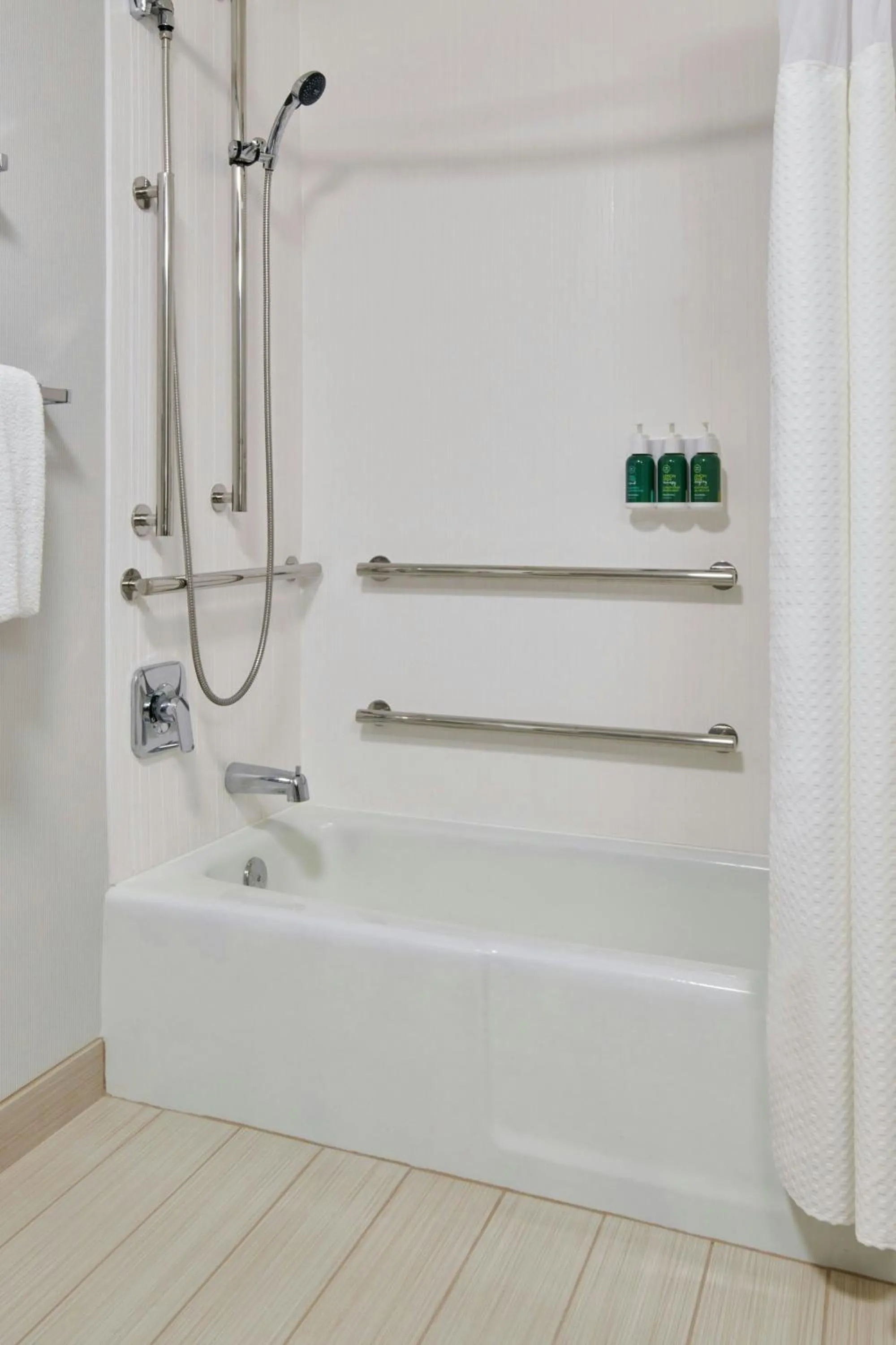 Bathroom in Courtyard by Marriott Indianapolis Castleton