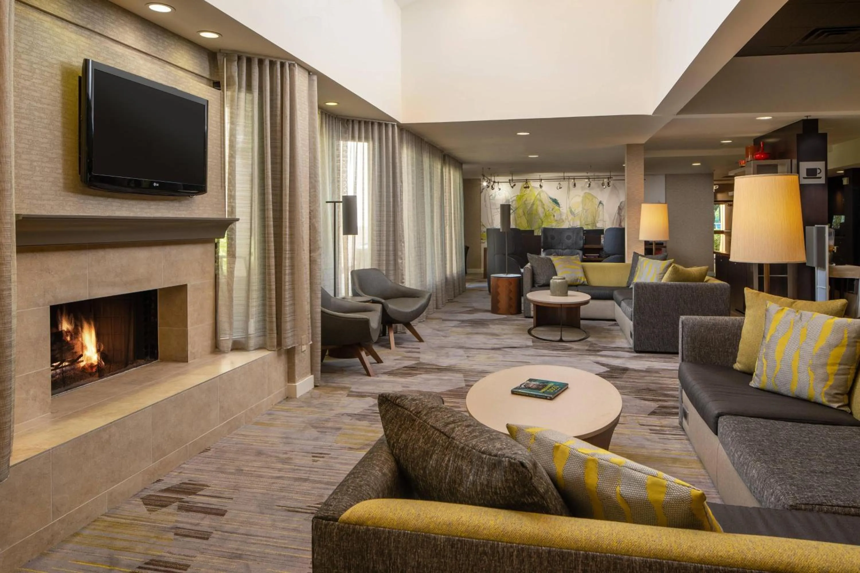 Lobby or reception in Courtyard by Marriott Jacksonville at the Mayo Clinic Campus/Beaches