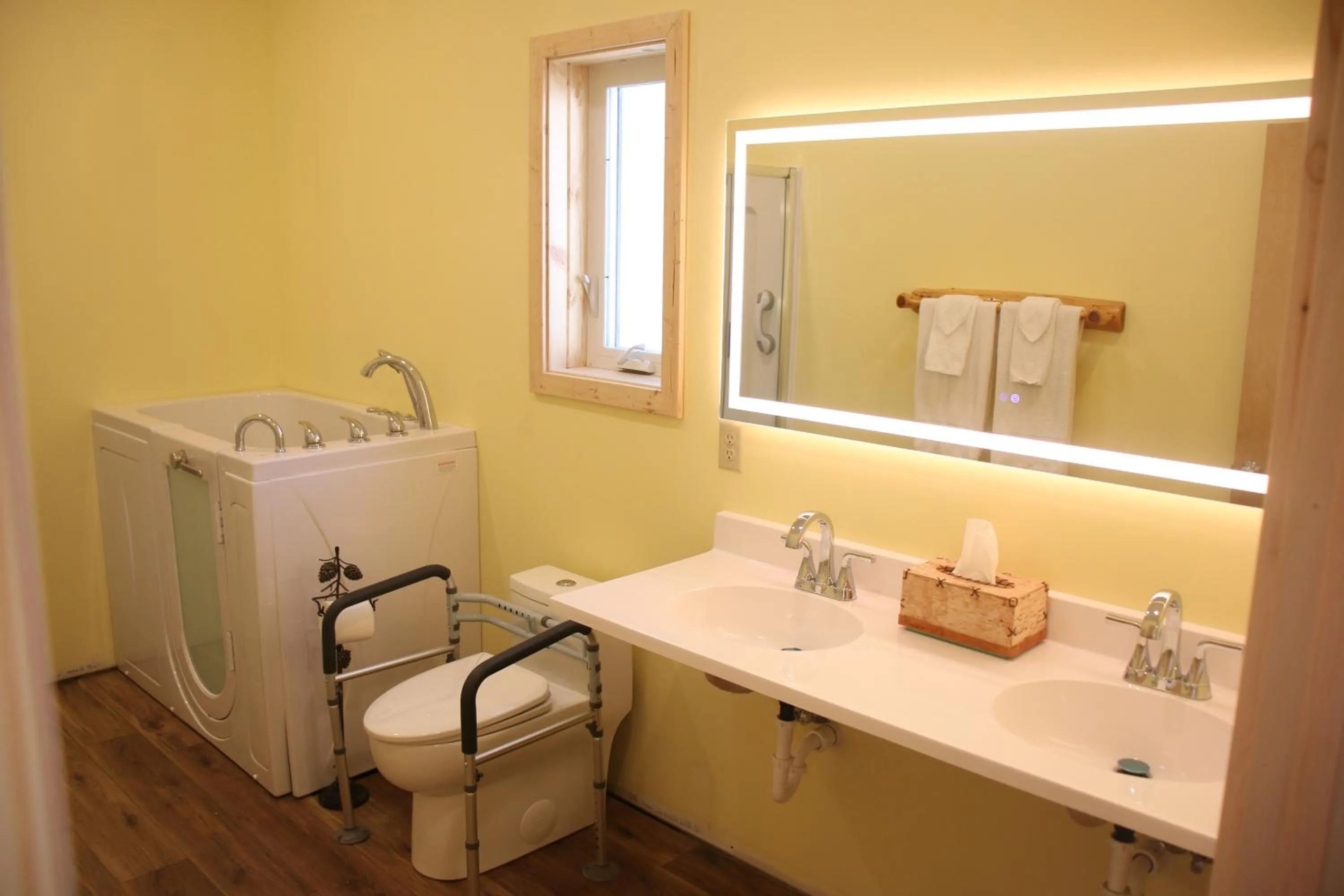 Bathroom in Leech Lake Resort Bed & Breakfast