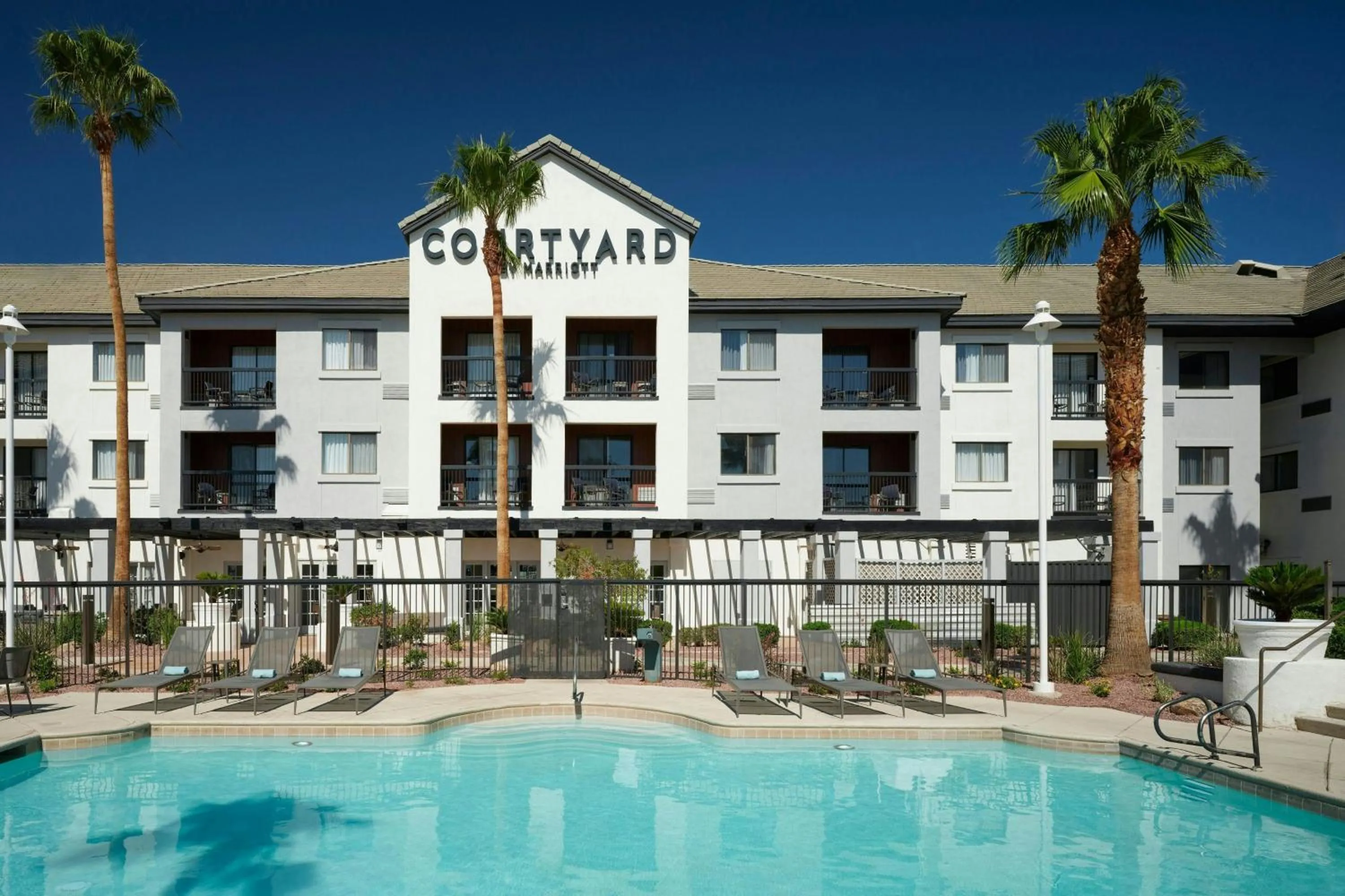 Swimming pool in Courtyard by Marriott Henderson - Green Valley - Las Vegas
