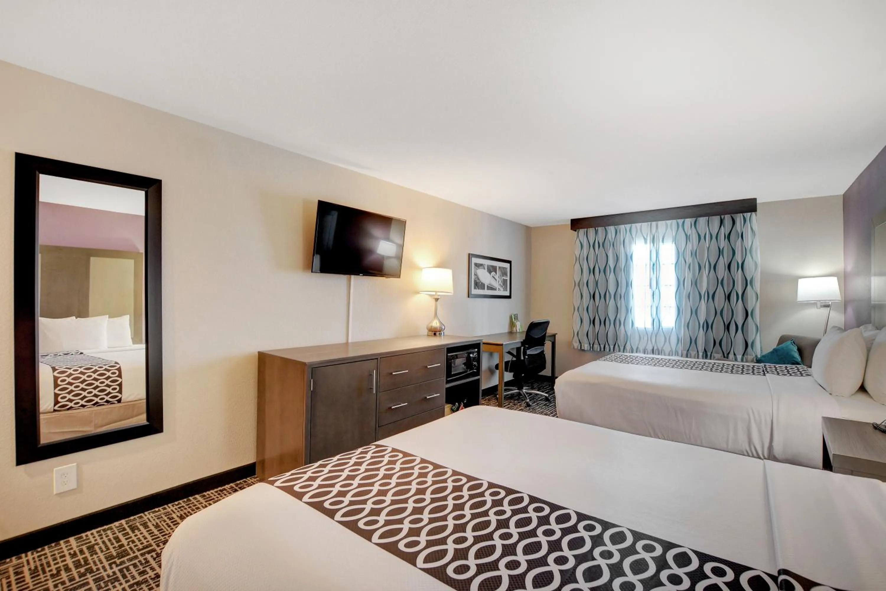 Bedroom, Bed in La Quinta Inn & Suites by Wyndham Las Vegas Nellis
