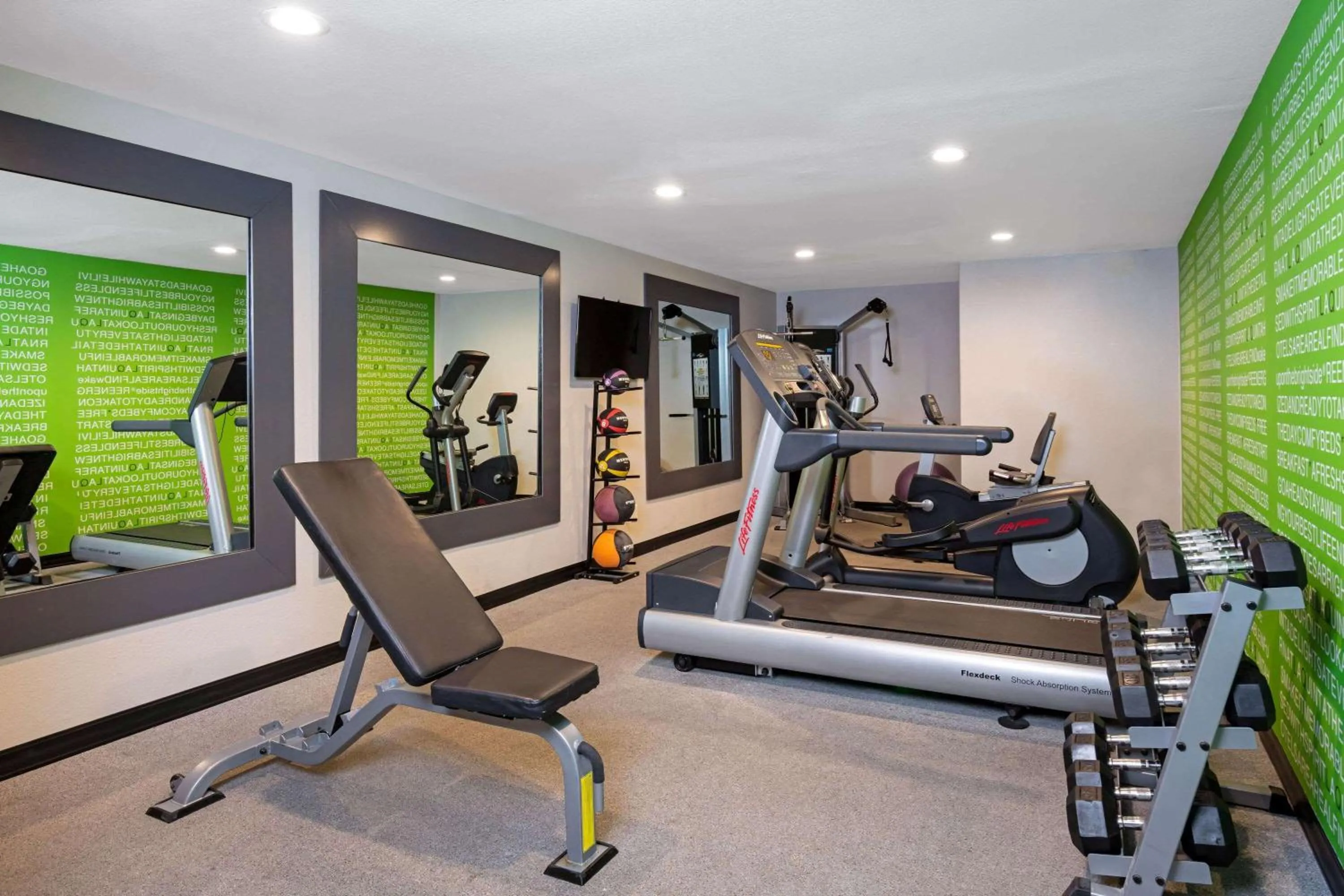 Fitness centre/facilities in La Quinta Inn & Suites by Wyndham Las Vegas Nellis