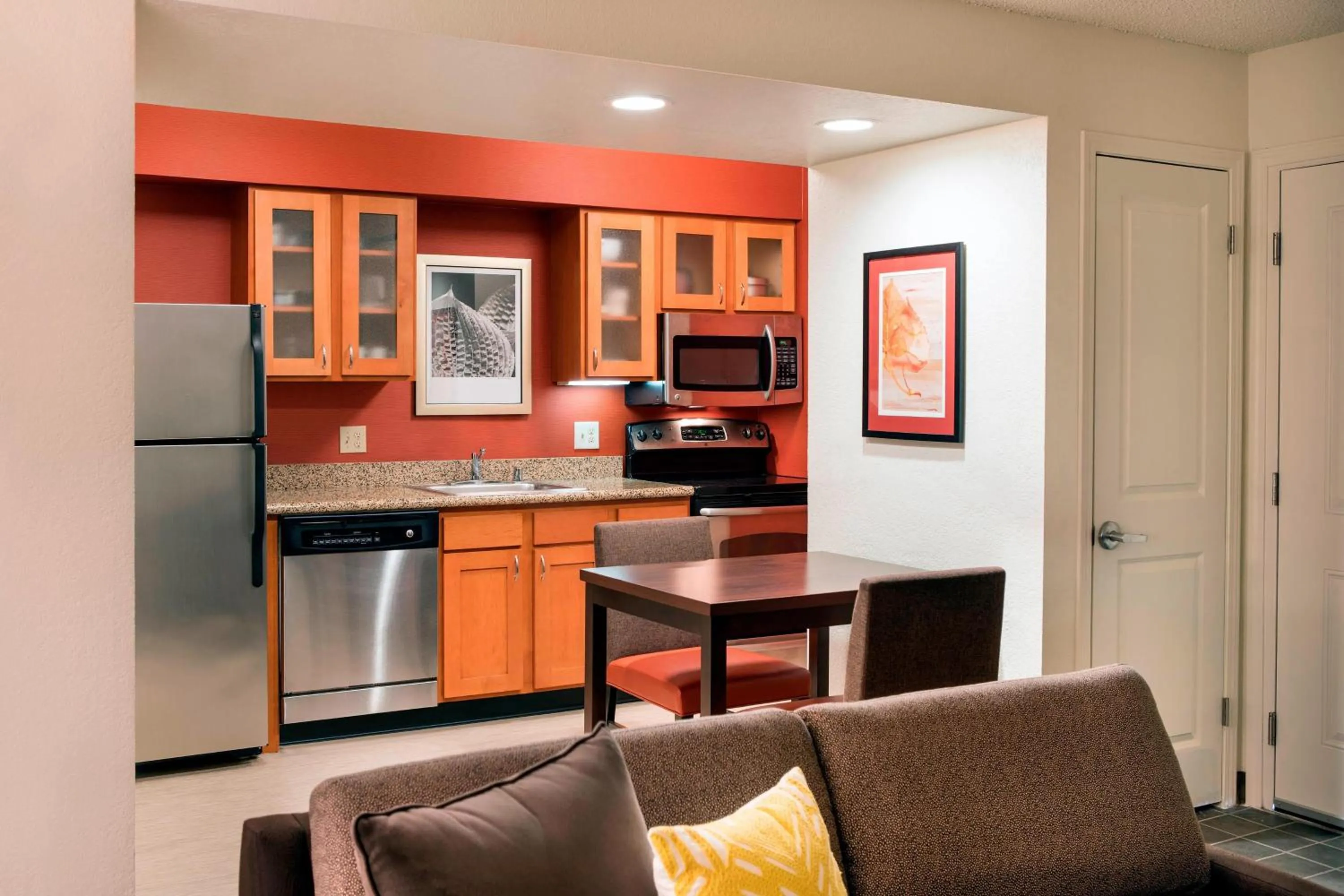 Kitchen or kitchenette in Residence Inn Los Angeles Torrance/Redondo Beach