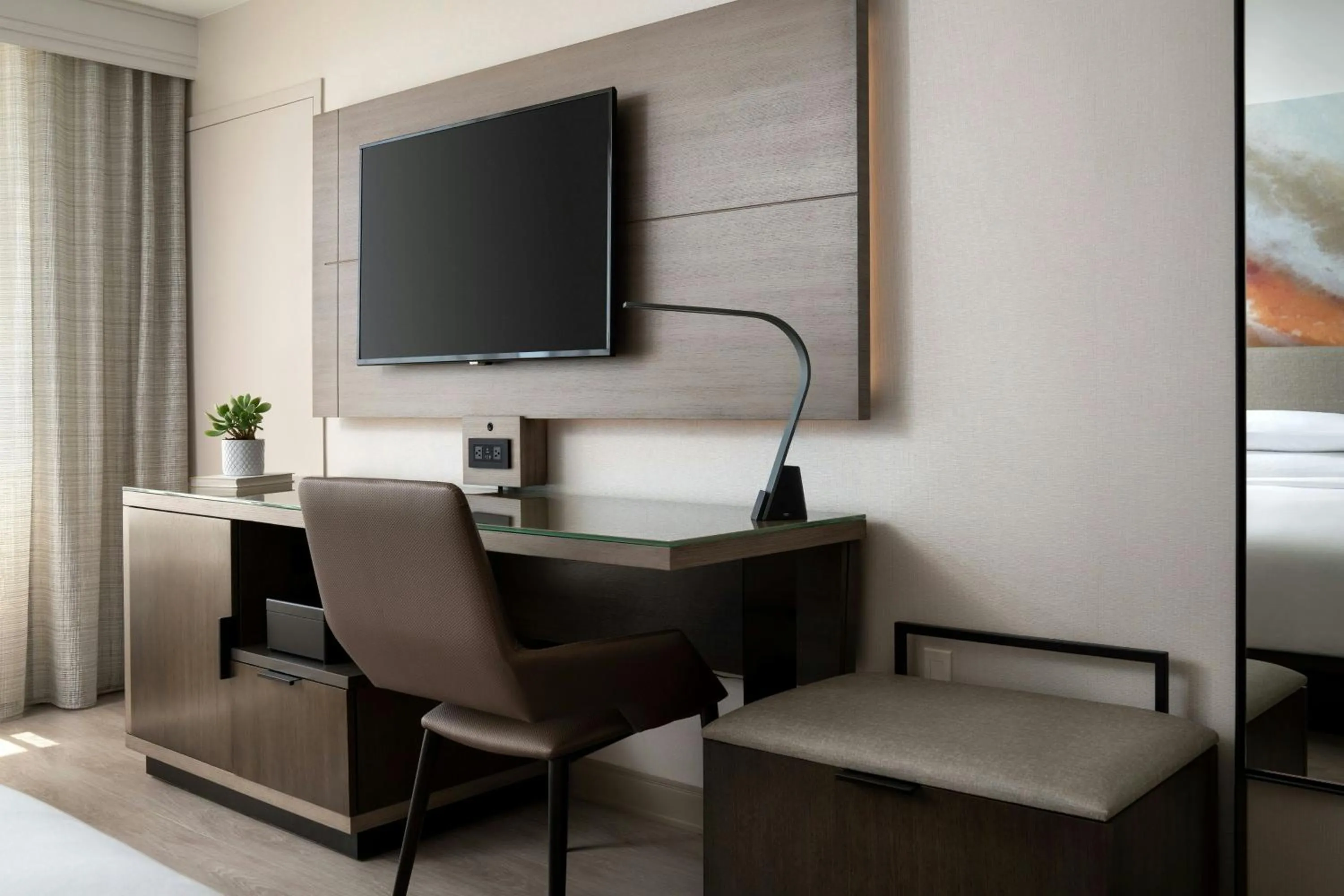 Photo of the whole room, Bed in Torrance Marriott Redondo Beach