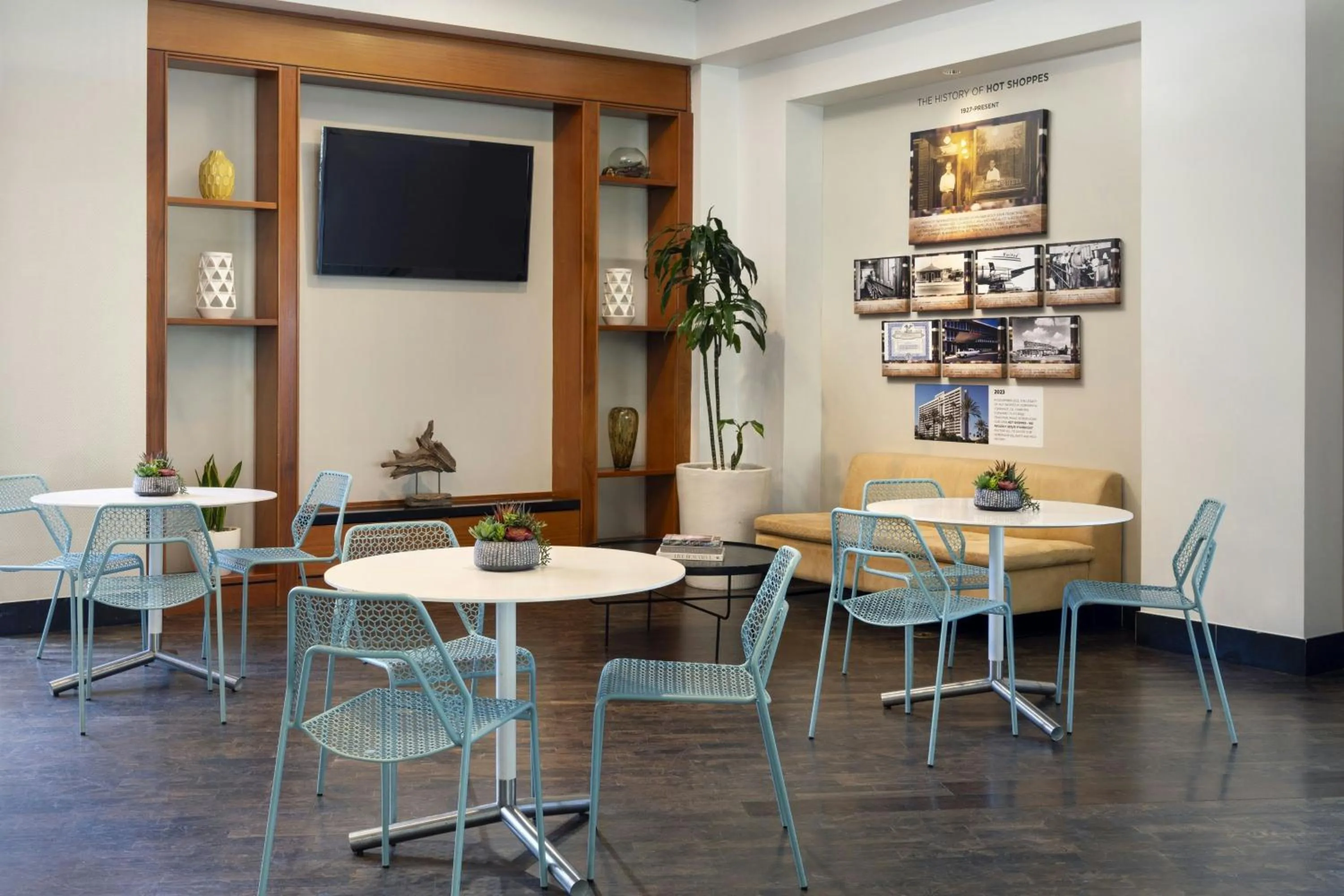 Restaurant/places to eat in Torrance Marriott Redondo Beach