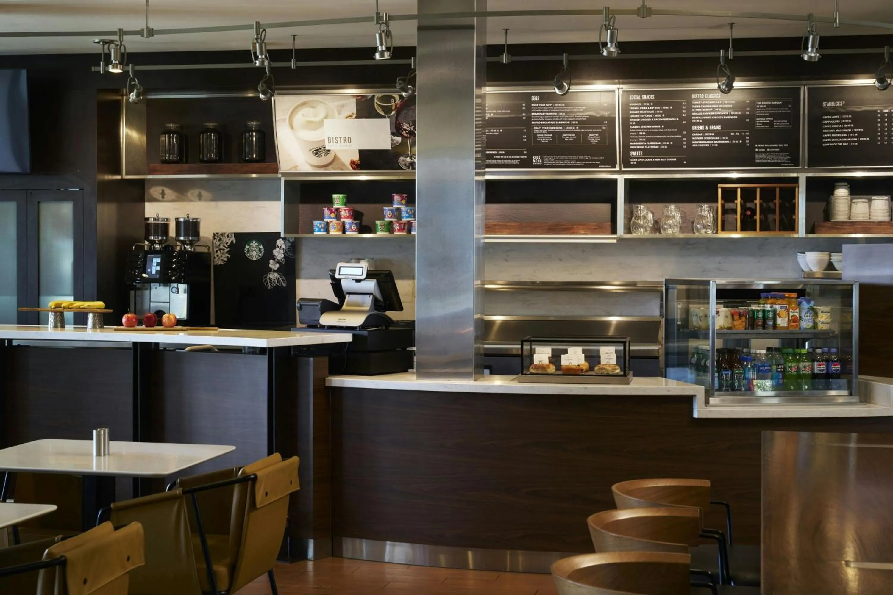 Breakfast in Courtyard Los Angeles Torrance/Palos Verdes