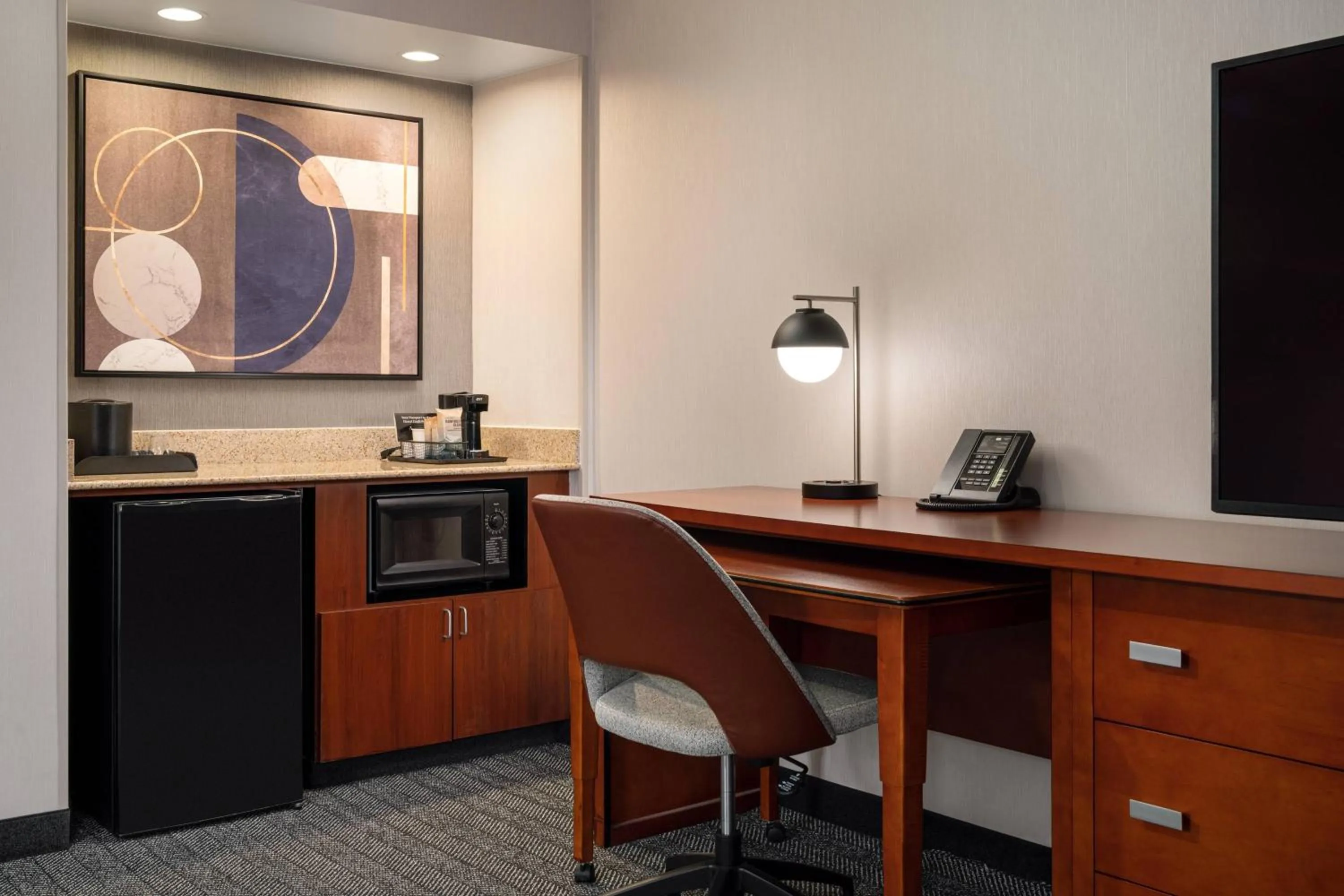 Bedroom in Courtyard Los Angeles Torrance/Palos Verdes