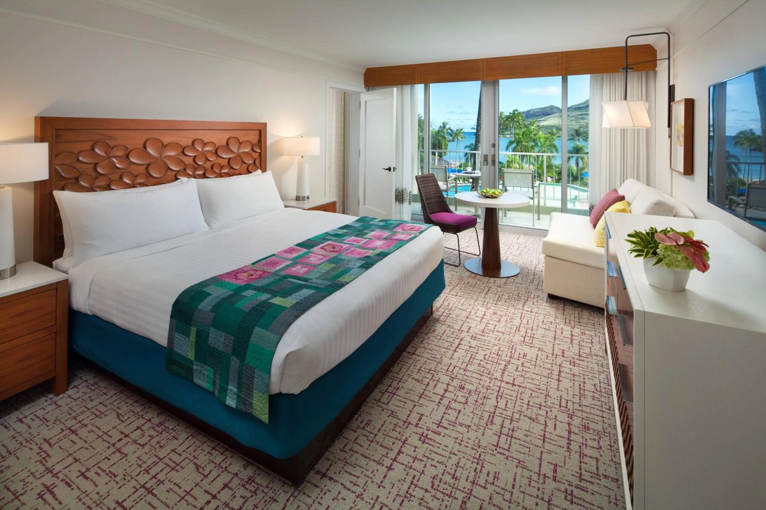 Bedroom, Bed in Marriott's Kaua'i Beach Club
