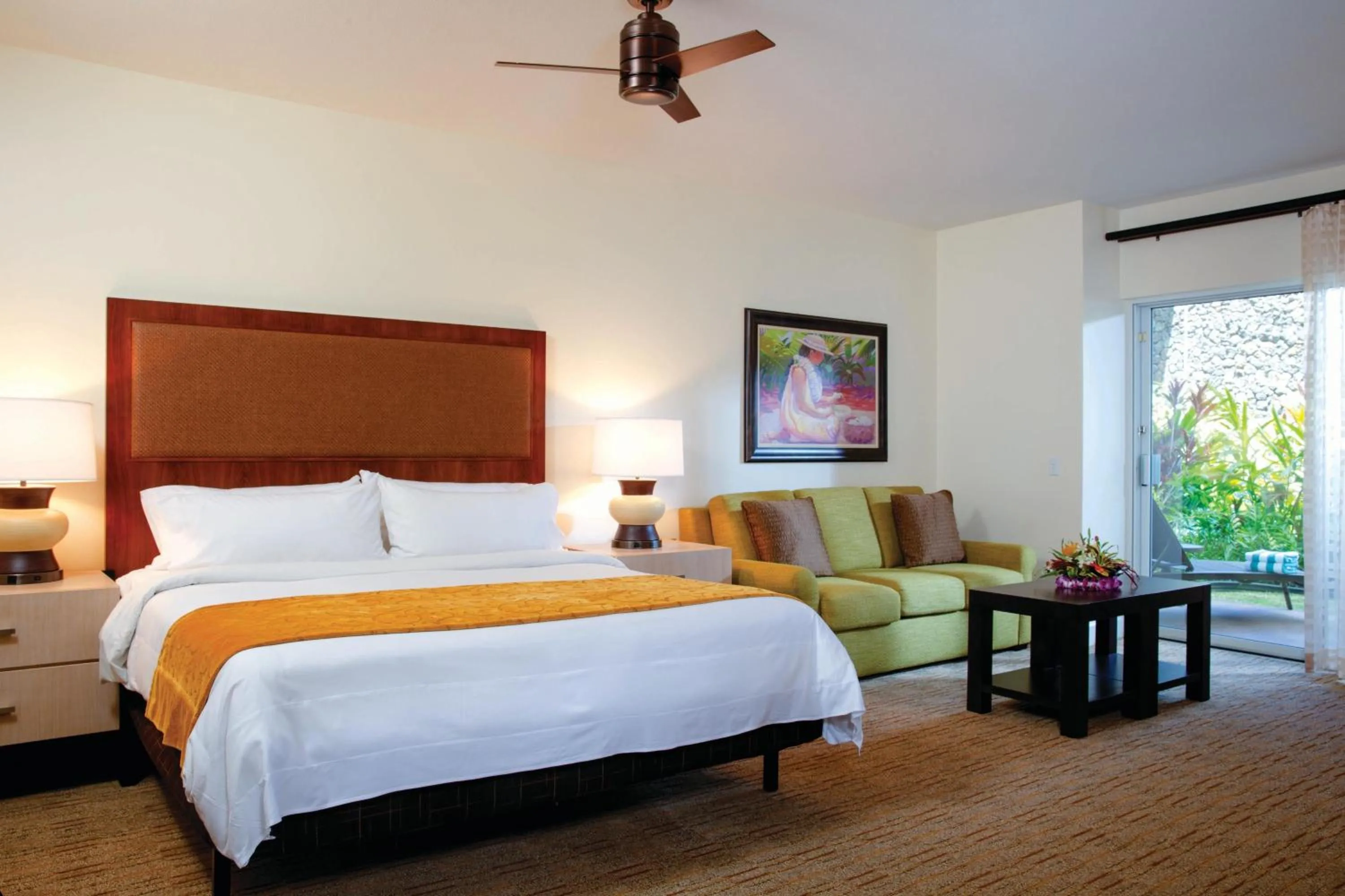 Photo of the whole room, Bed in Marriott's Waiohai Beach Club