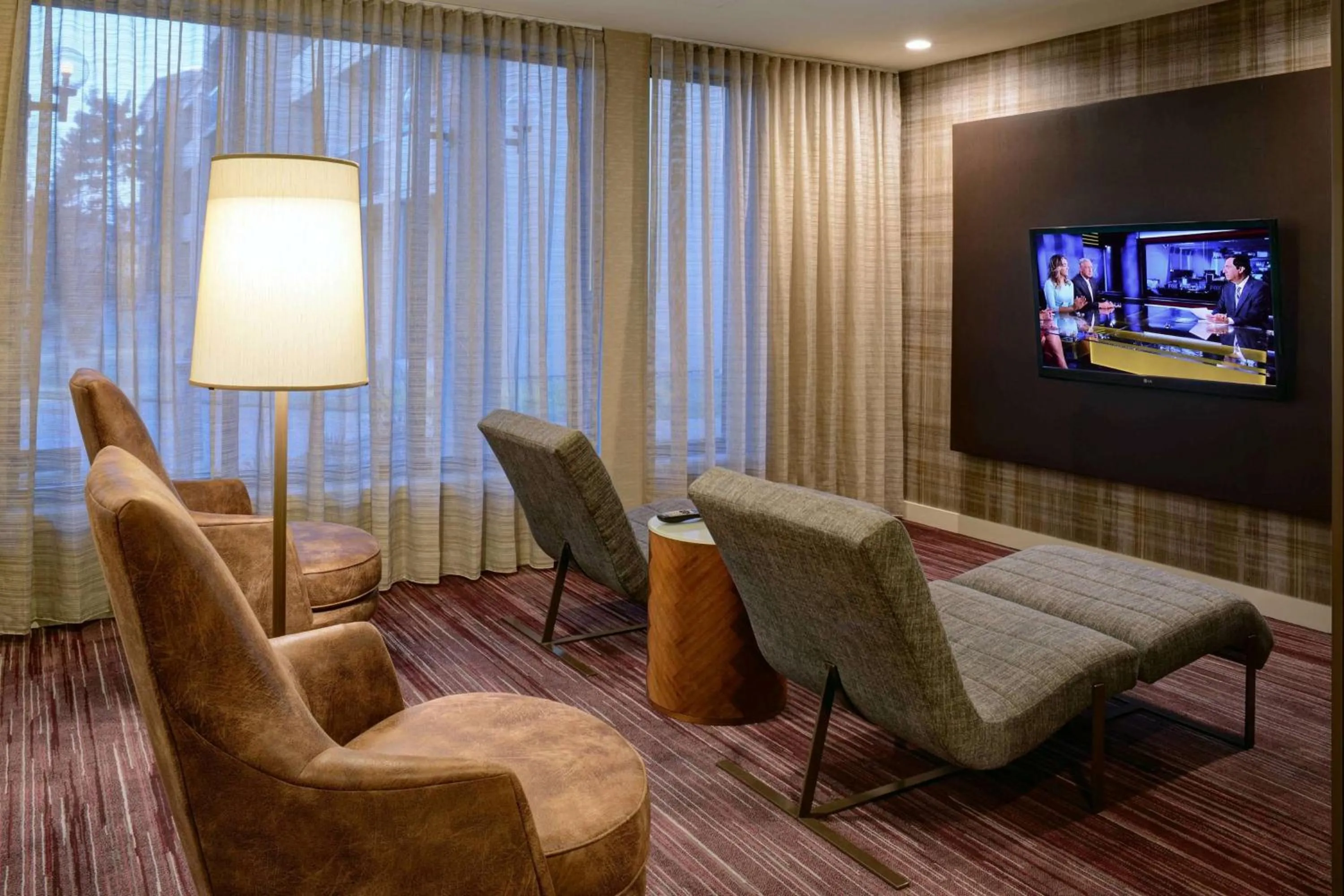 Lobby or reception in Sonesta Select Kansas City South Overland Park