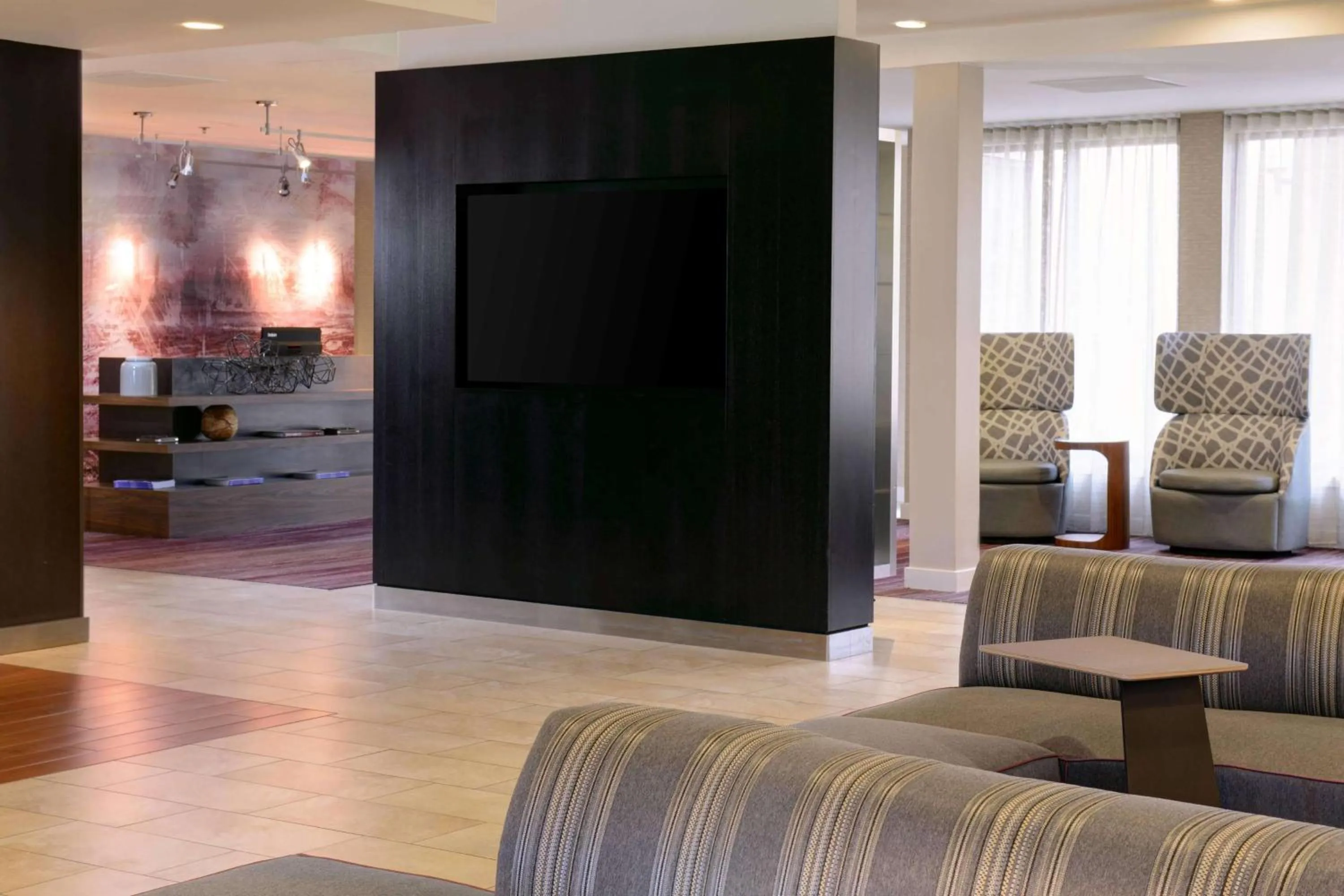 Lobby or reception in Sonesta Select Kansas City South Overland Park