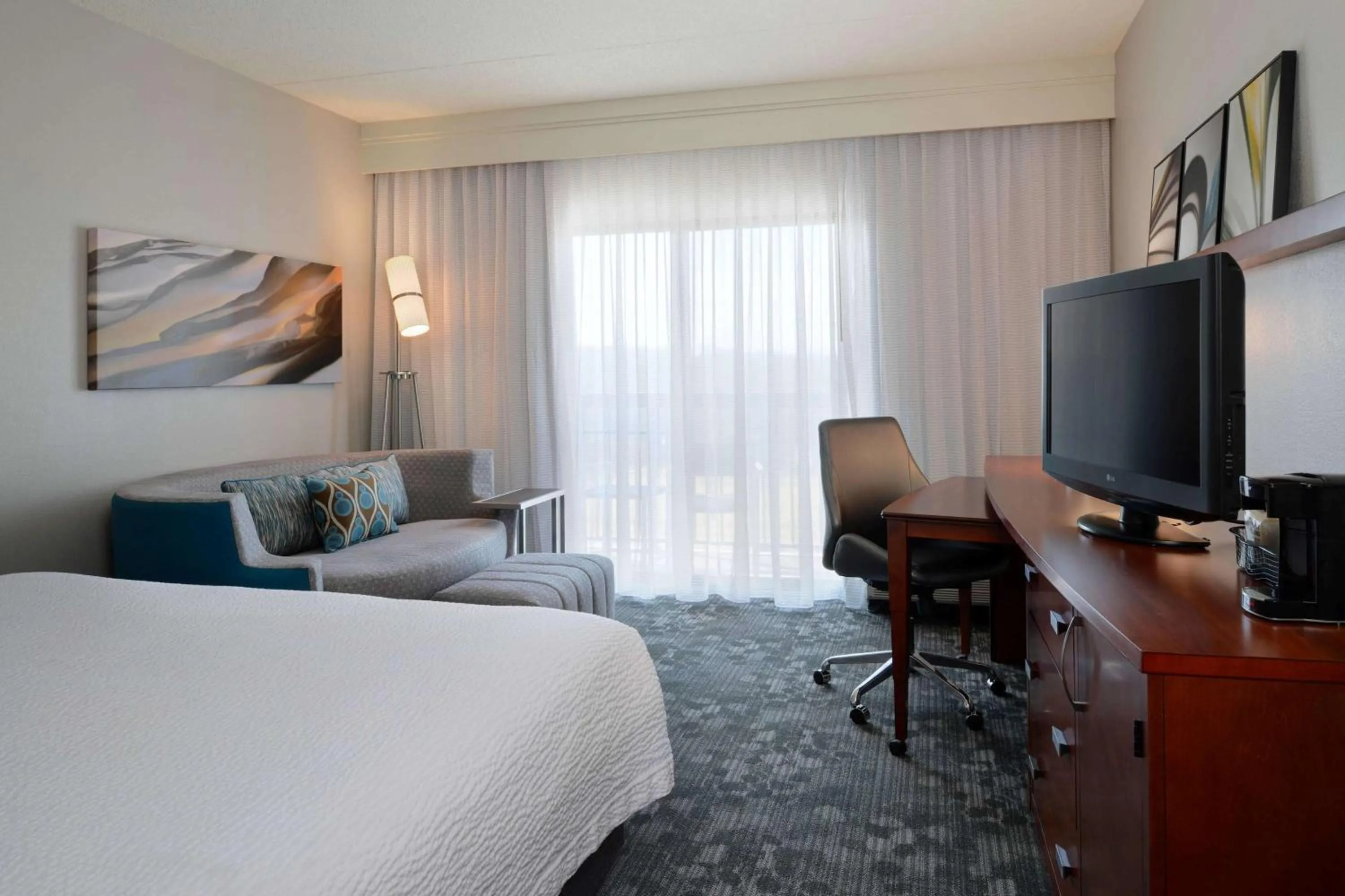 Bedroom, Bed in Sonesta Select Kansas City South Overland Park