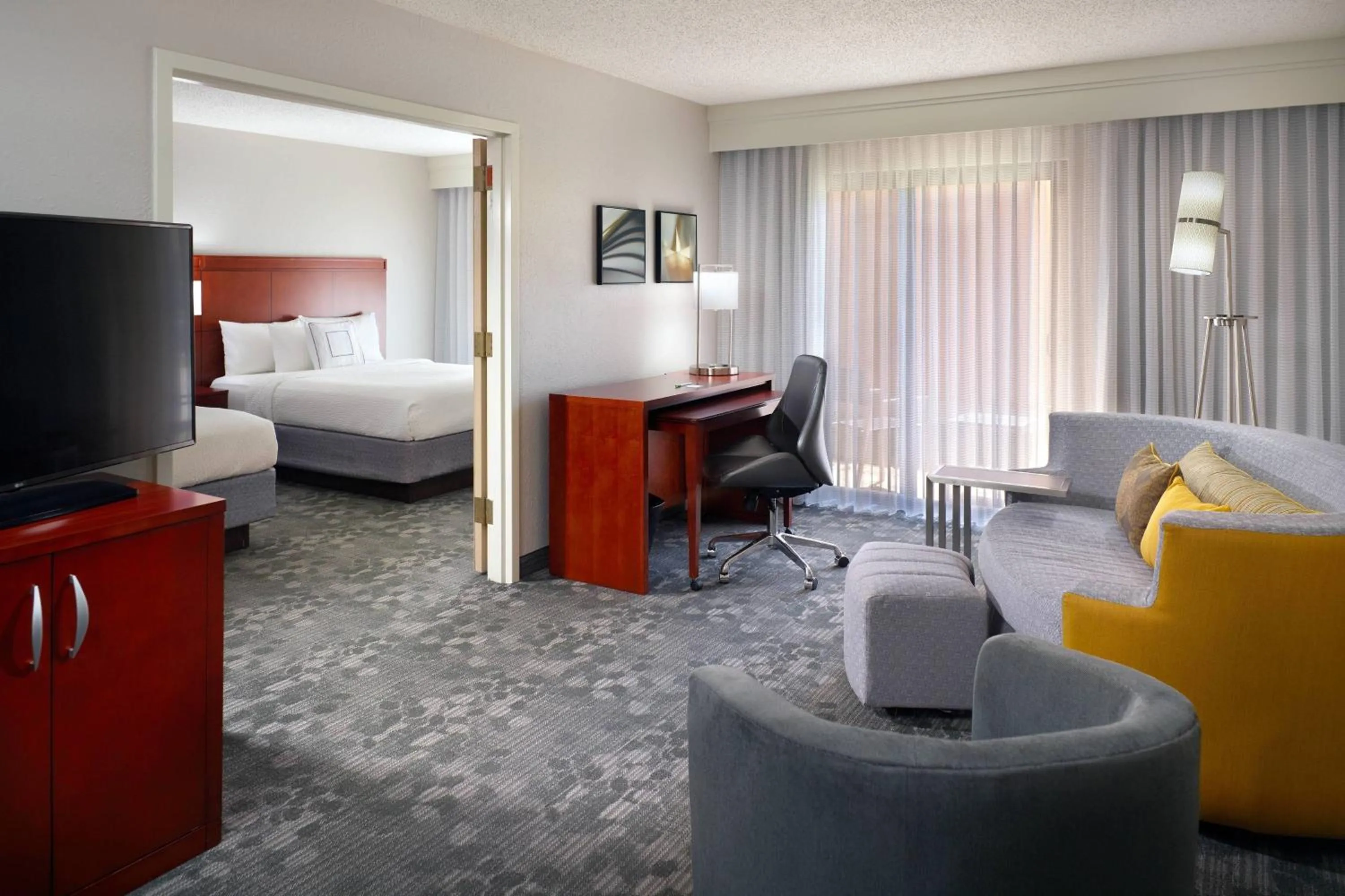 Bedroom, Bed in Courtyard by Marriott Macon
