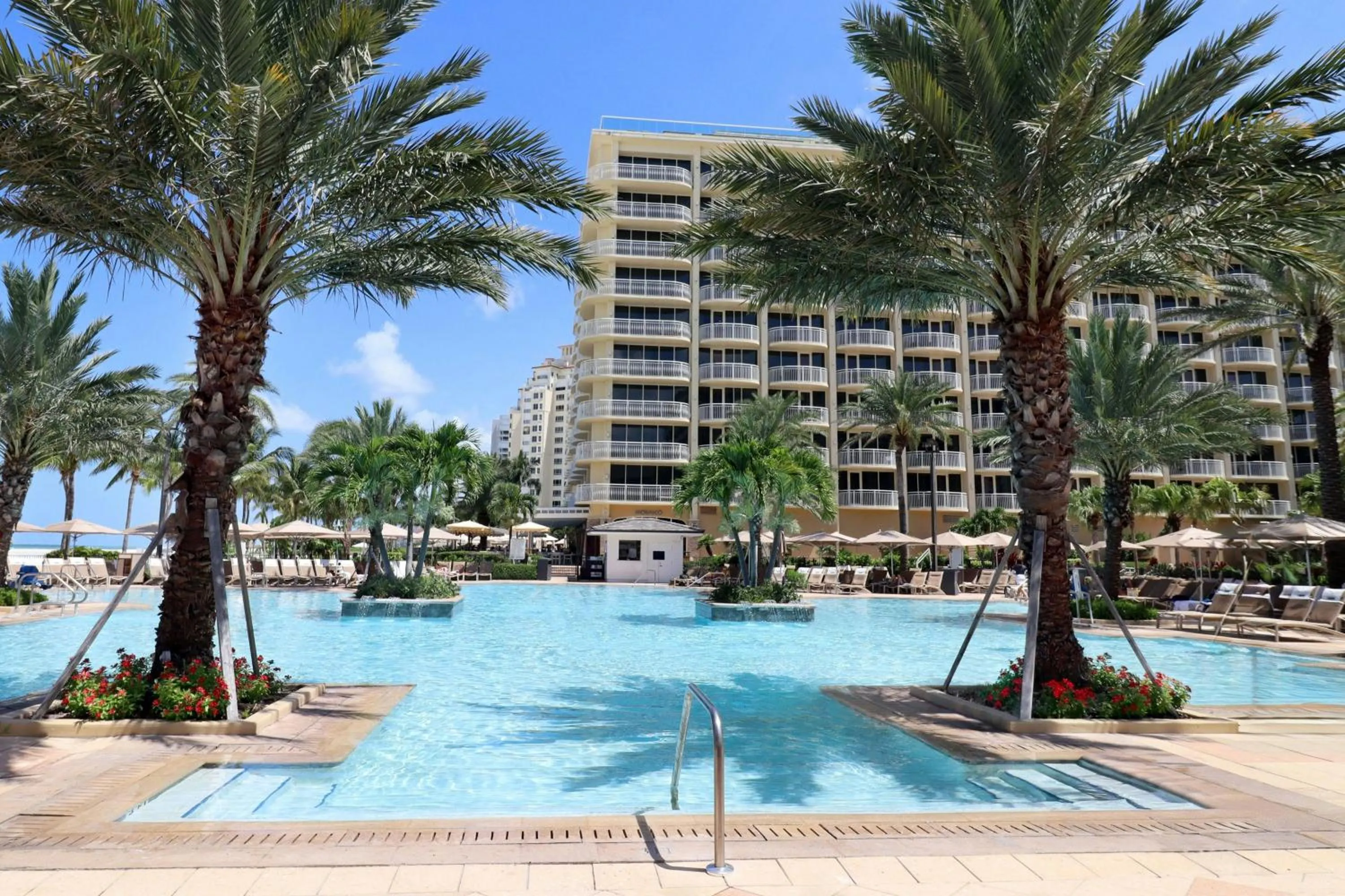 Swimming pool in JW Marriott Marco Island Beach Resort