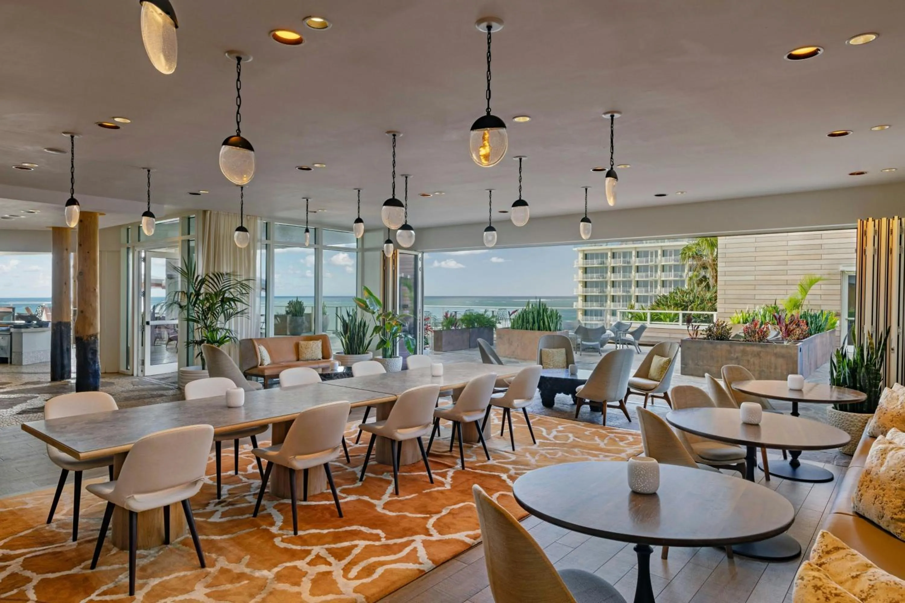 Lounge or bar in JW Marriott Marco Island Beach Resort