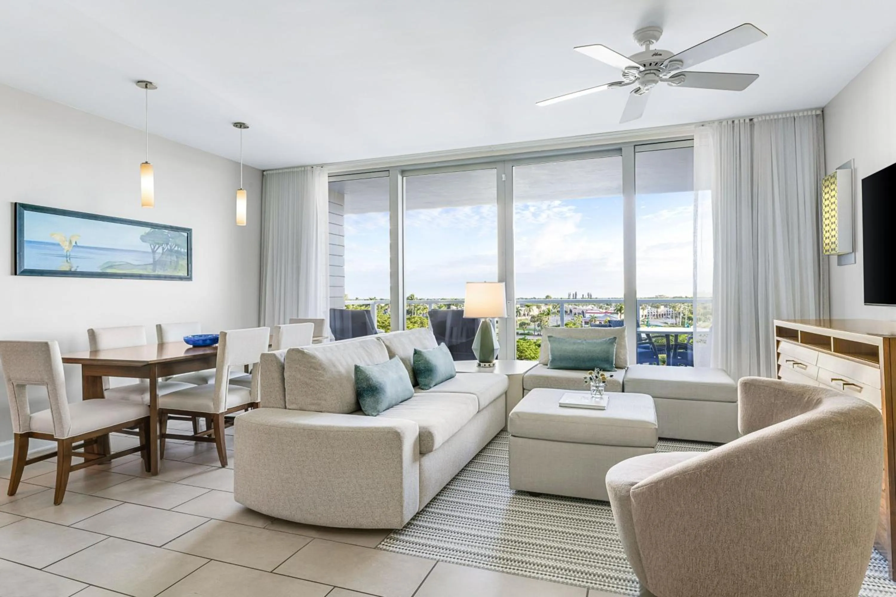 Living room in Marriott's Crystal Shores