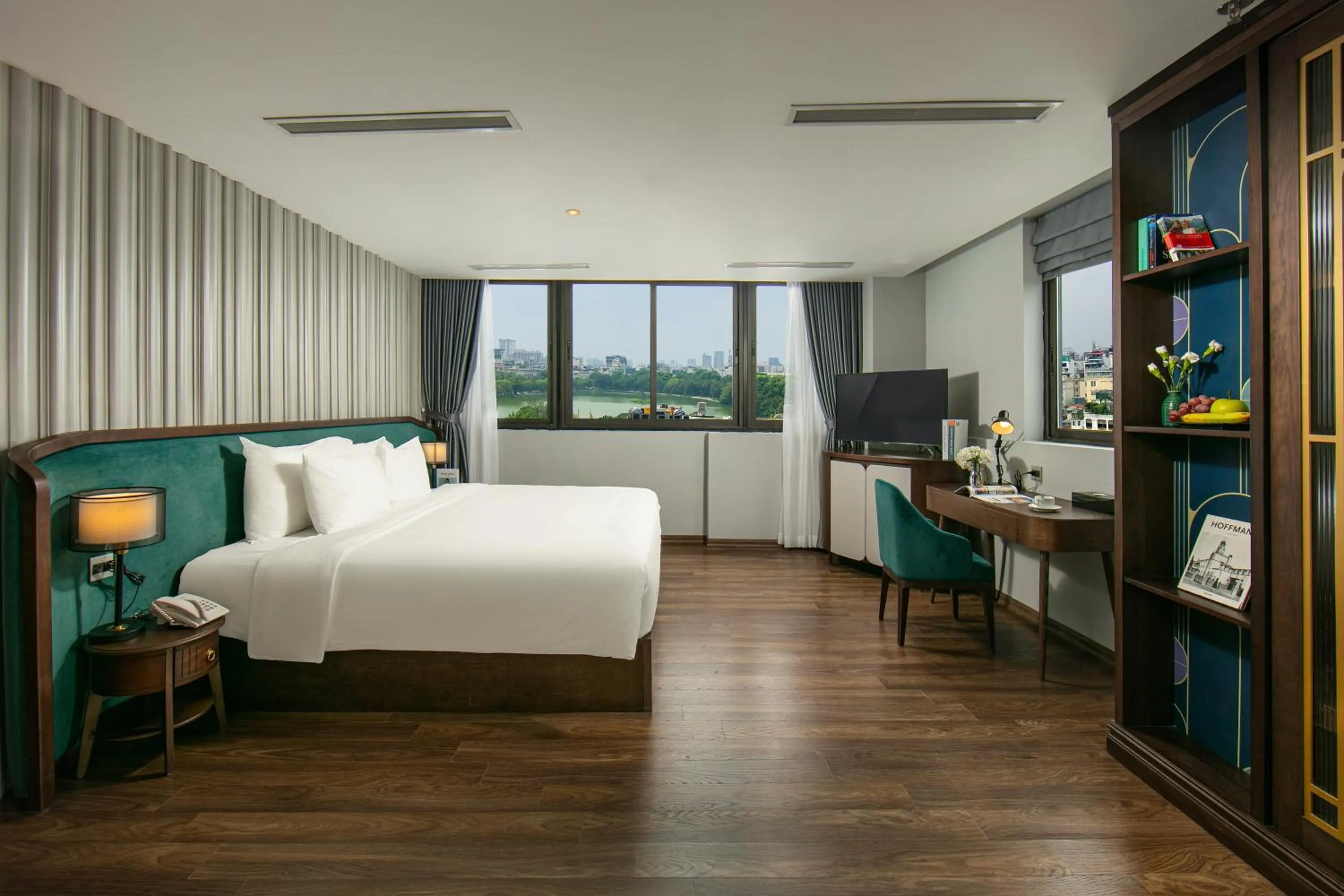 Bedroom, Bed in MAY DE VILLE Lakeside Hotel