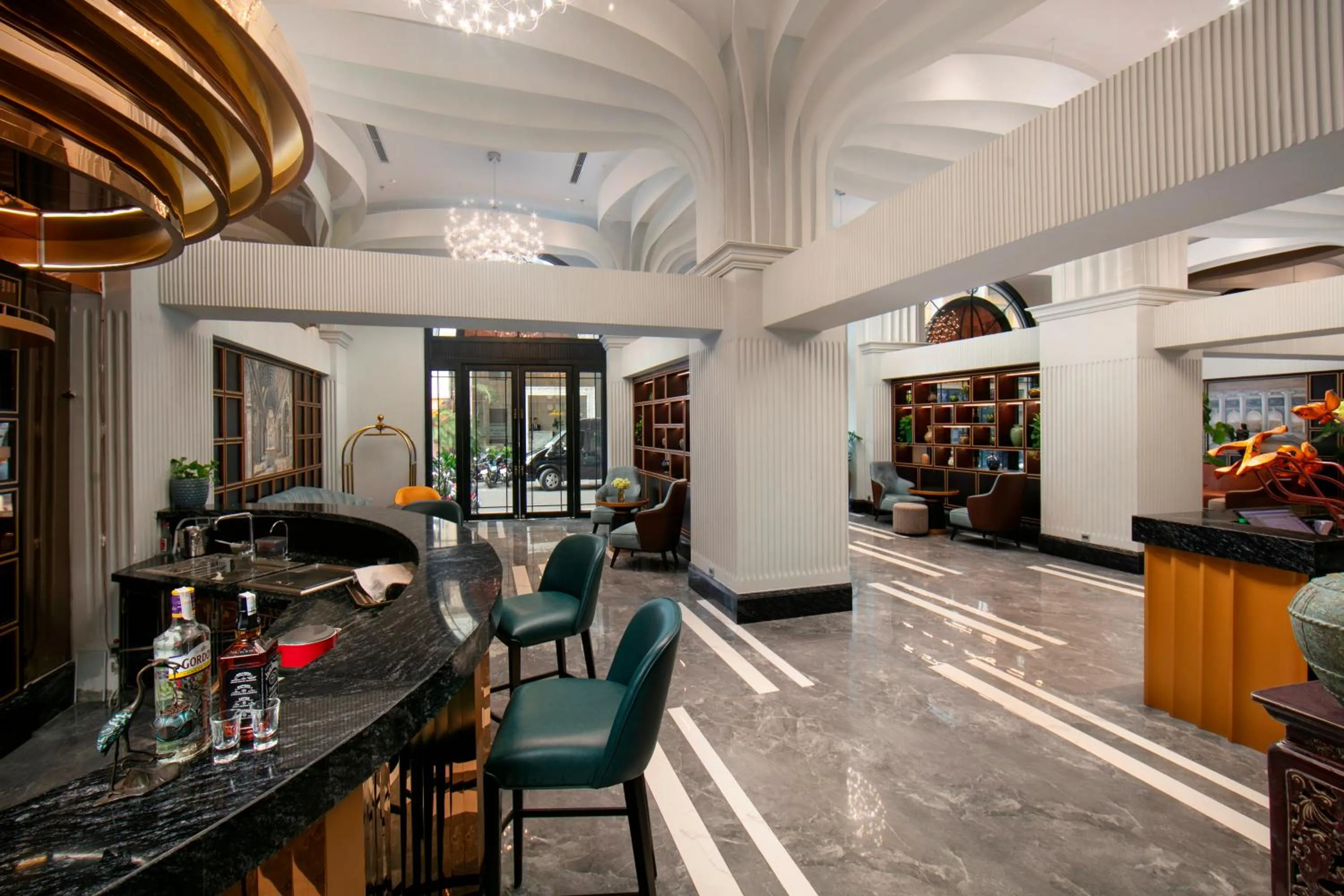 Lobby or reception in MAY DE VILLE Lakeside Hotel